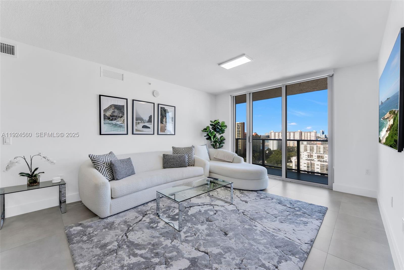 See details 4-1603 3 / 3 1524 sq. ft. $ 2025-12-03 0 Photo