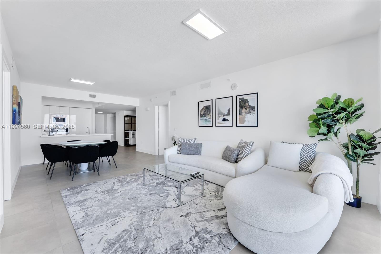 See details 4-1603 3 / 3 1524 sq. ft. $ 2025-12-03 0 Photo