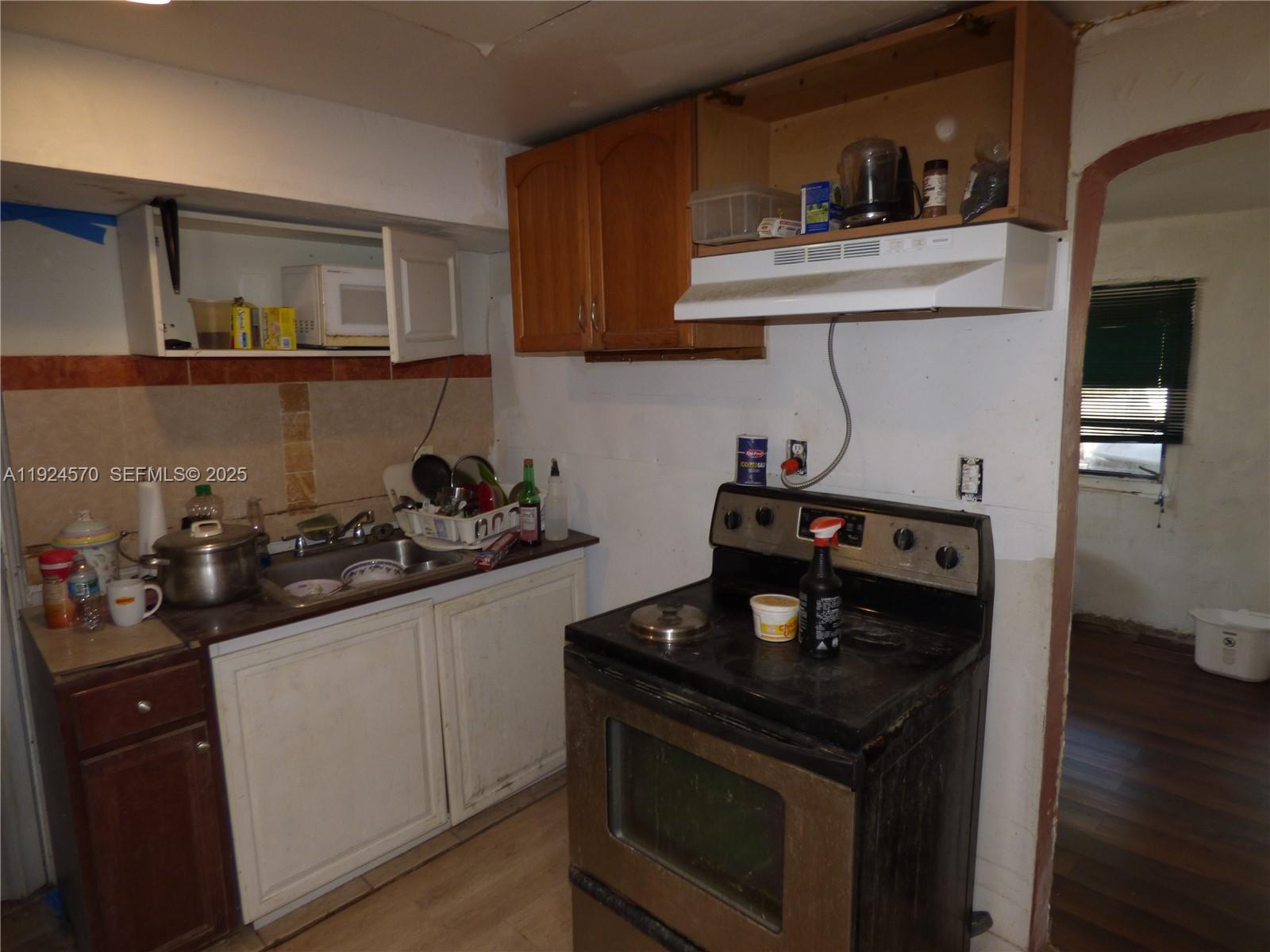 See details / 1549 sq. ft. $ 2025-12-03 0 Photo