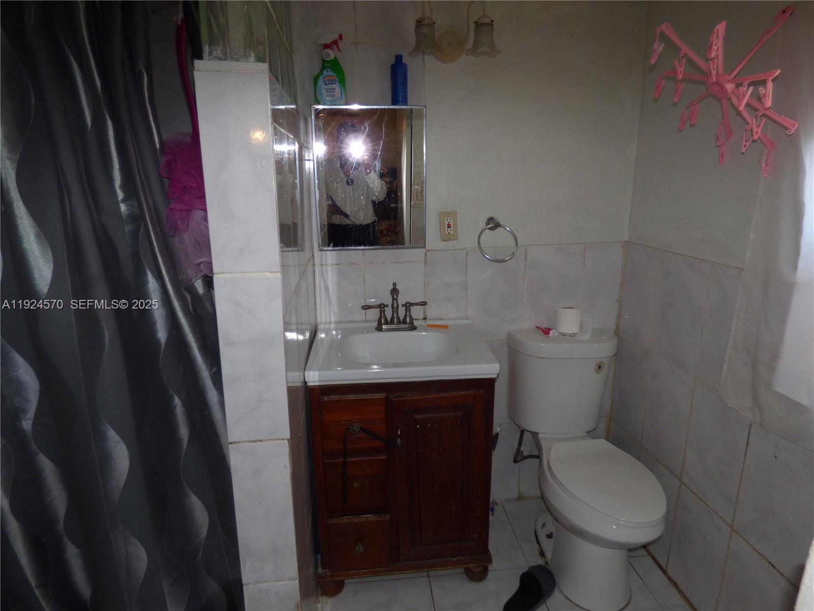 See details / 1549 sq. ft. $ 2025-12-03 0 Photo