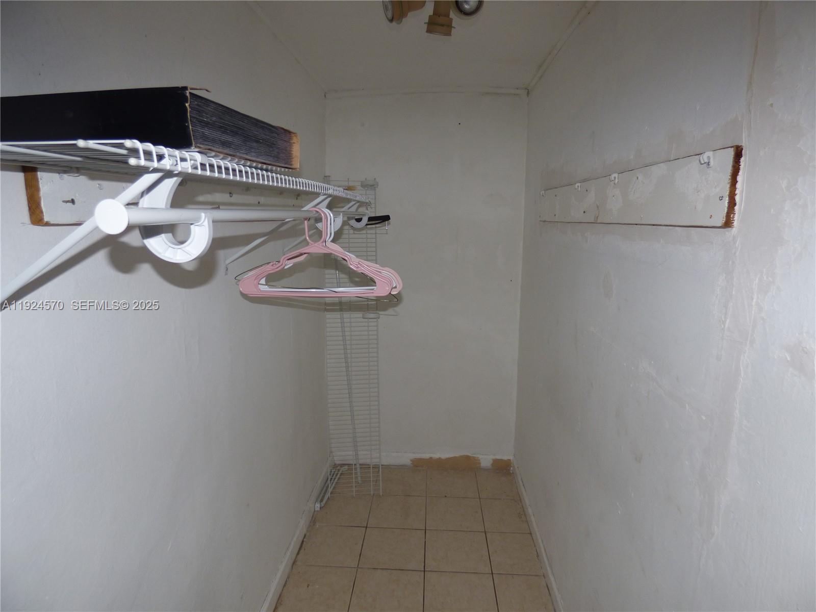 See details / 1549 sq. ft. $ 2025-12-03 0 Photo