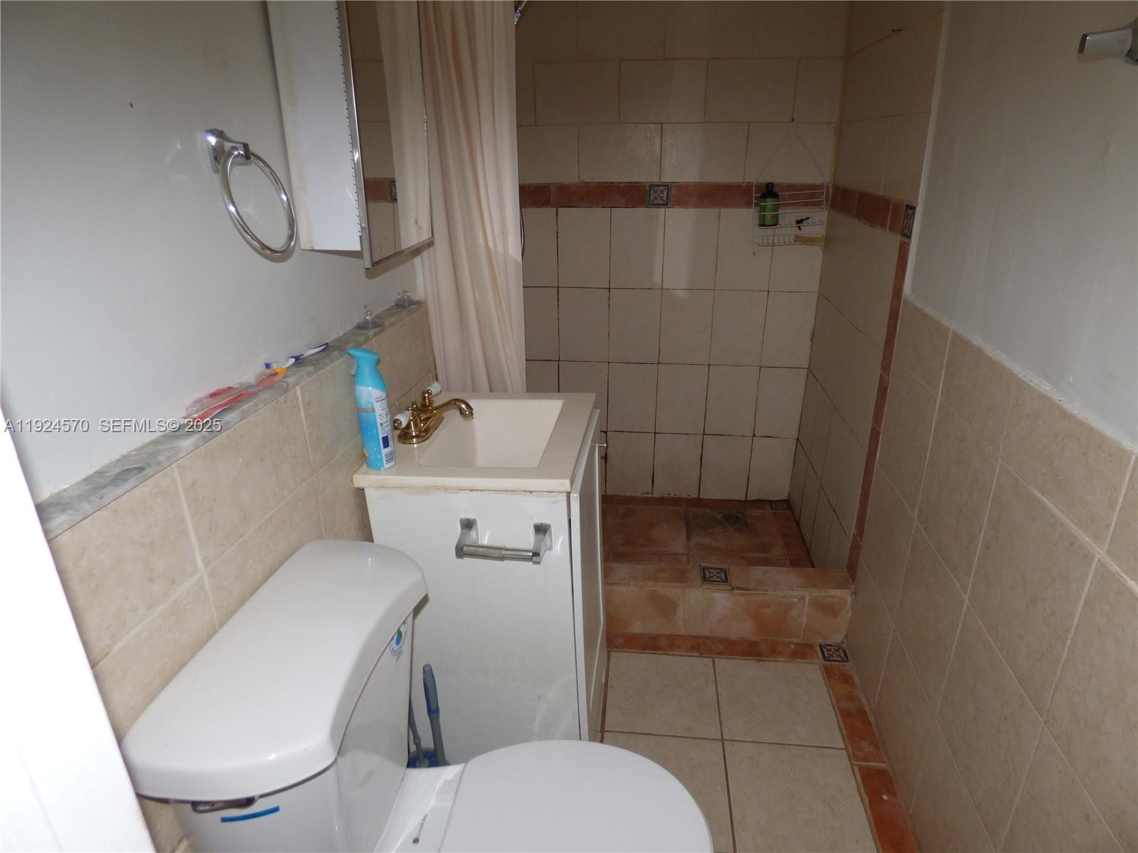 See details / 1549 sq. ft. $ 2025-12-03 0 Photo