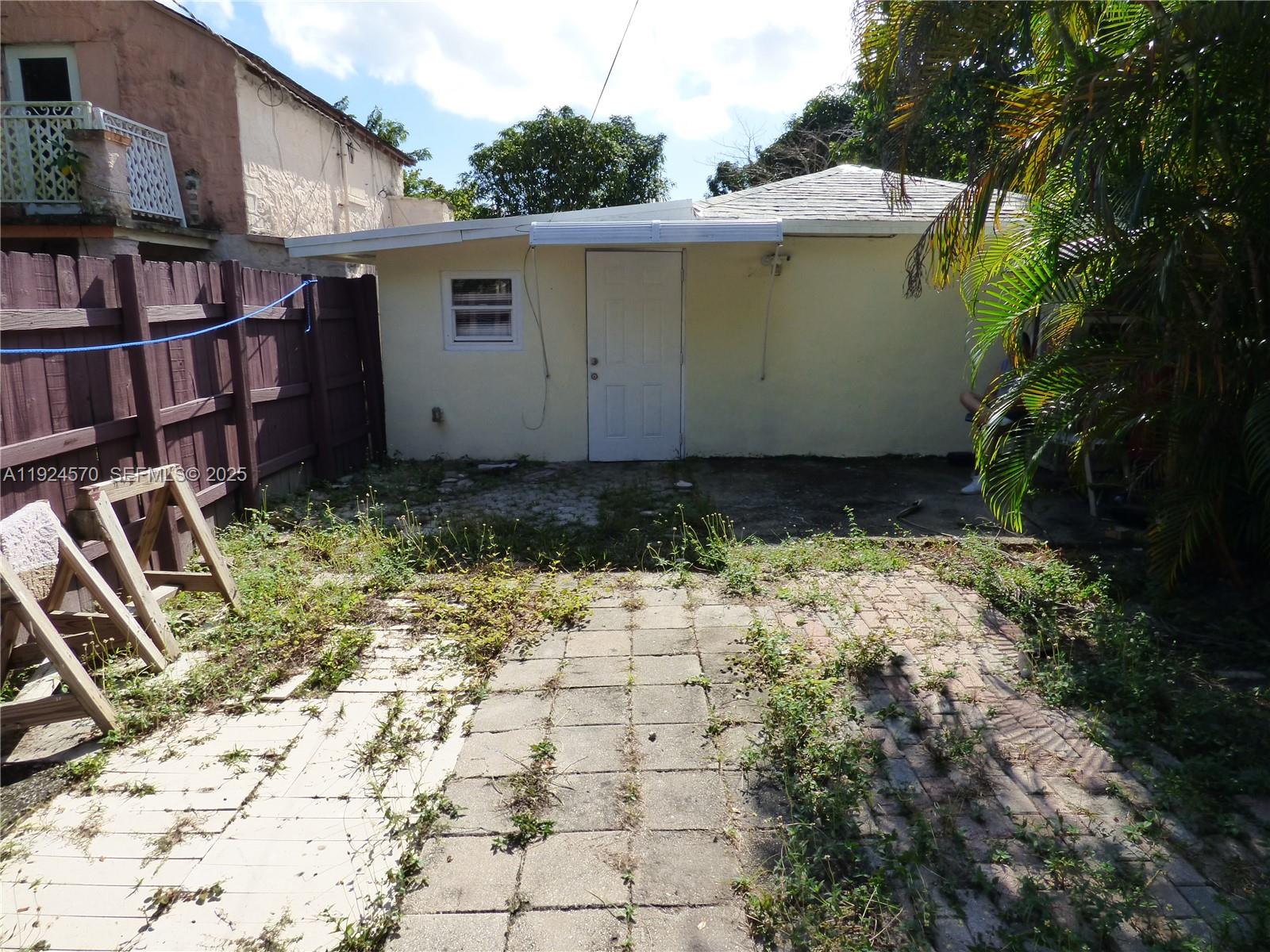 See details / 1549 sq. ft. $ 2025-12-03 0 Photo