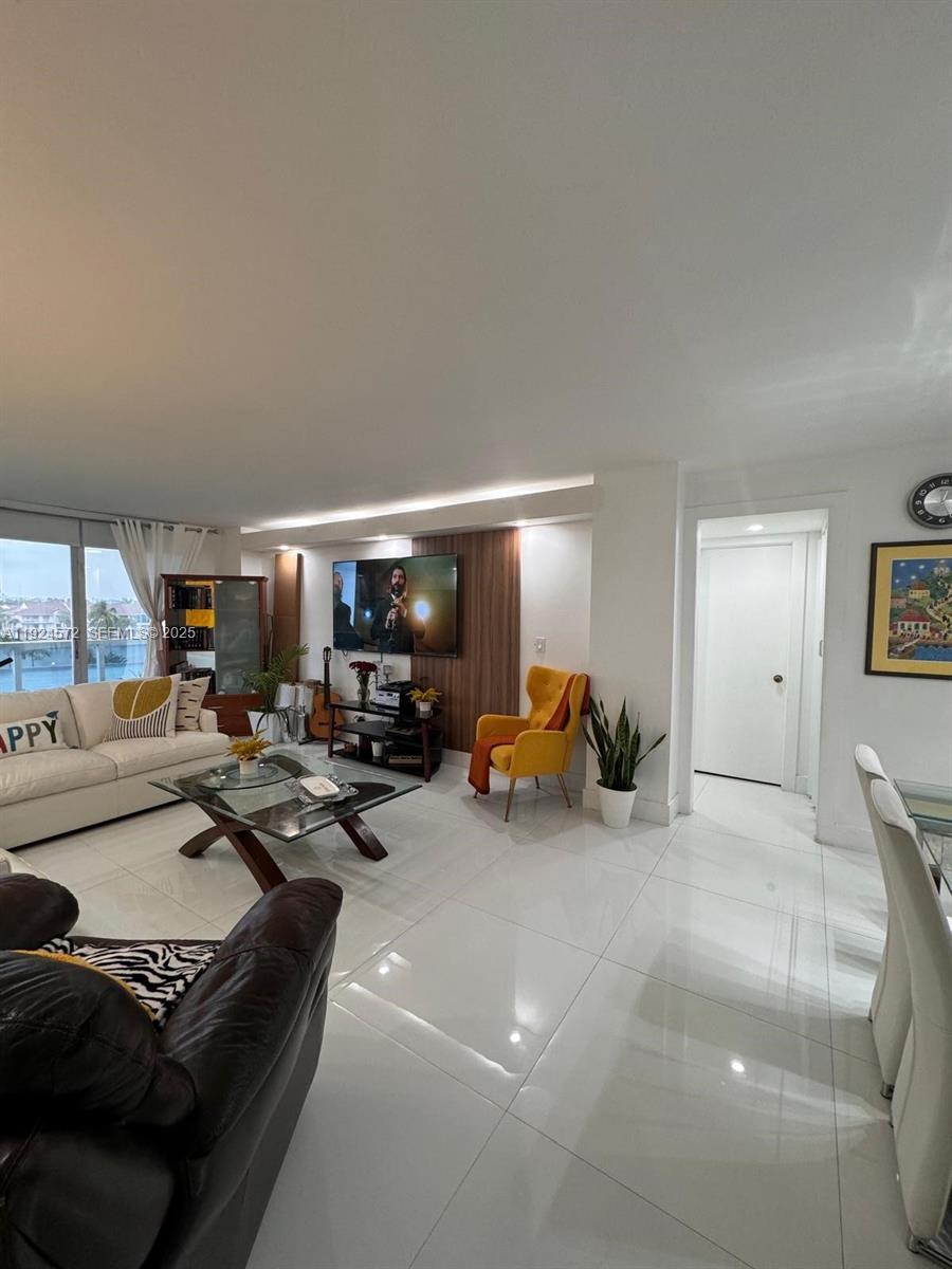 Photo of 3800 Ocean Dr #311, Hollywood, Florida, 33019 -