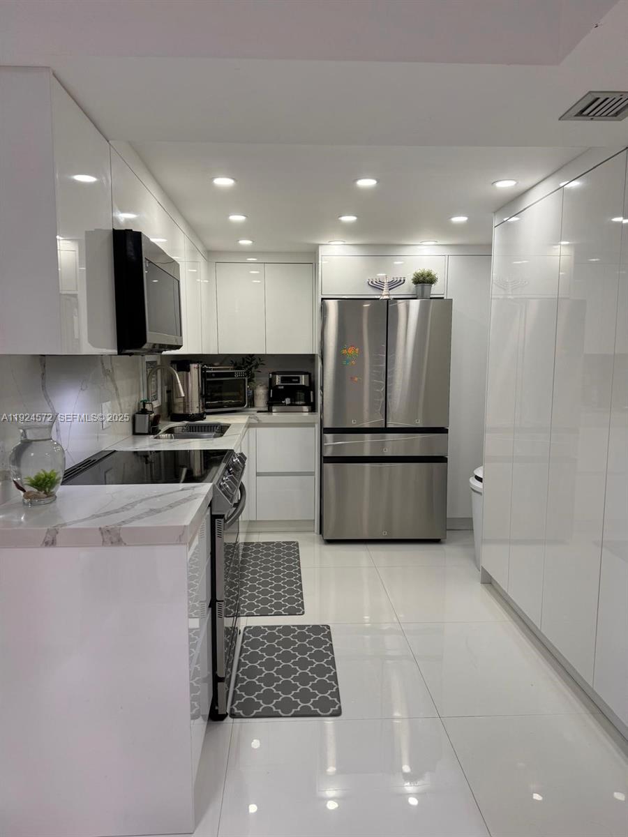 Photo of 3800 Ocean Dr #311, Hollywood, Florida, 33019 -