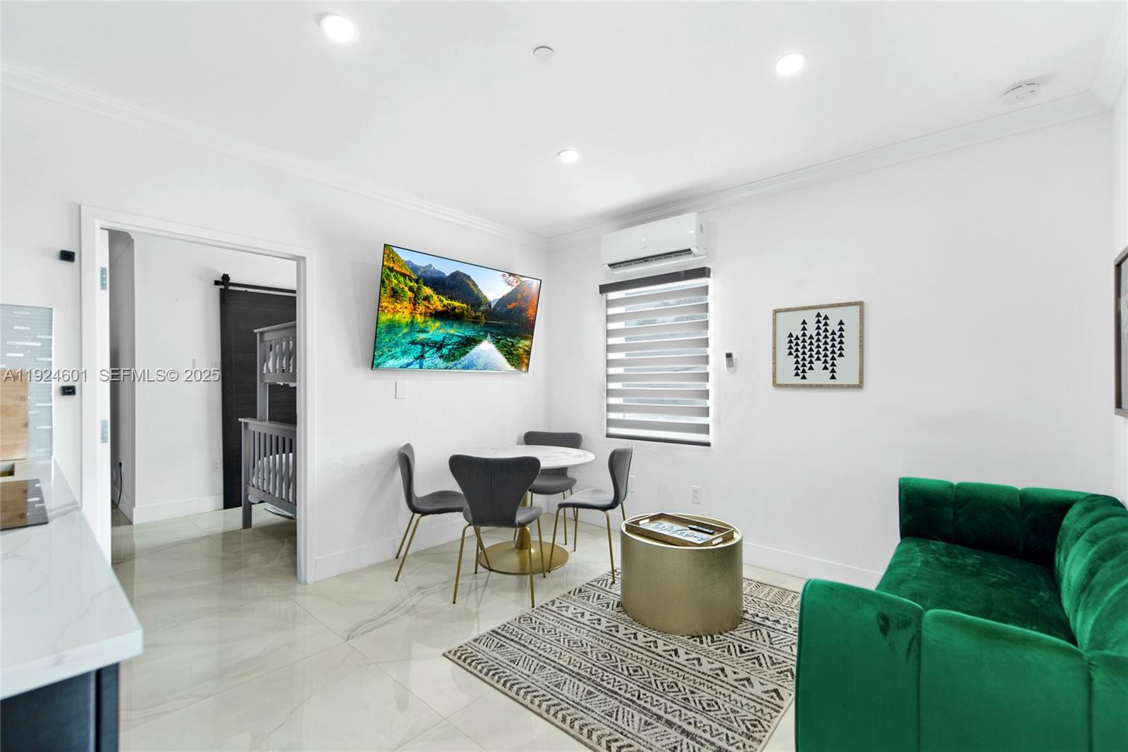 Подробнее / кв.футов $ 2025-12-15 0 Фото