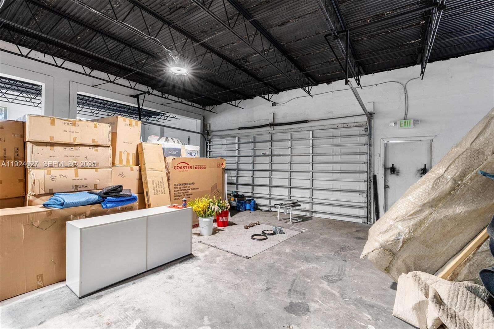 See details / sq. ft. $ 2025-12-03 0 Photo