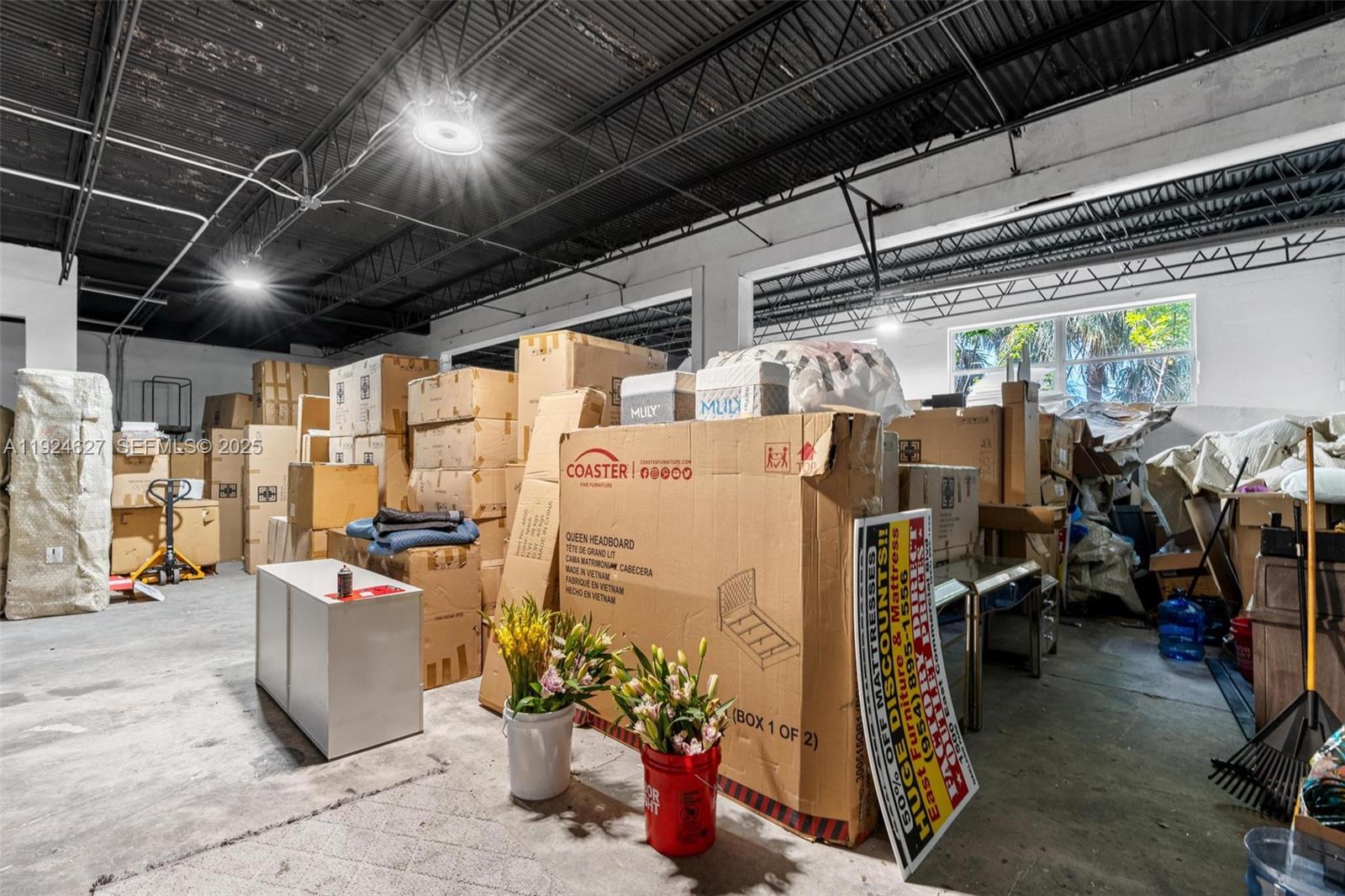 See details / sq. ft. $ 2025-12-03 0 Photo