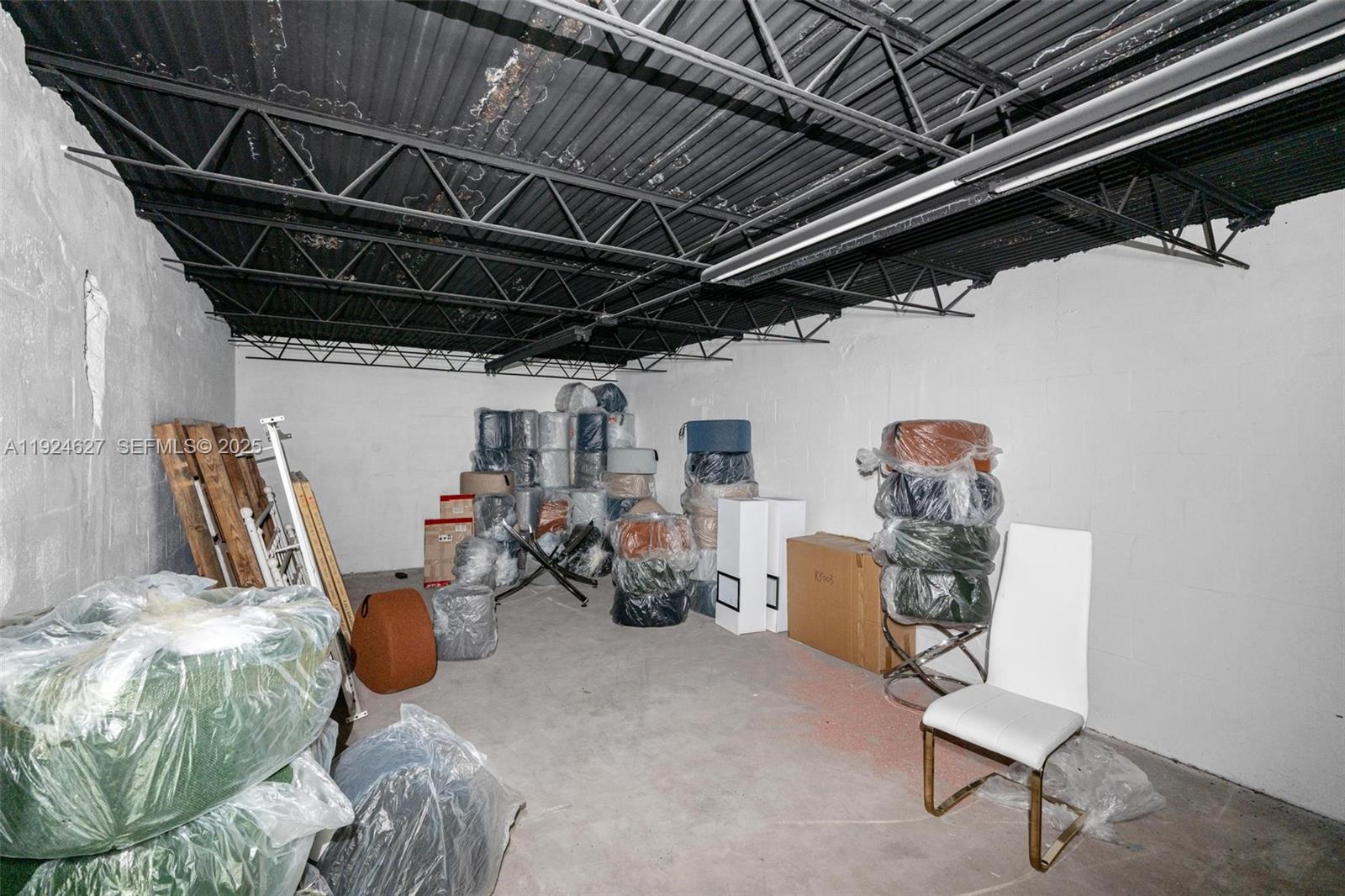 See details / sq. ft. $ 2025-12-03 0 Photo