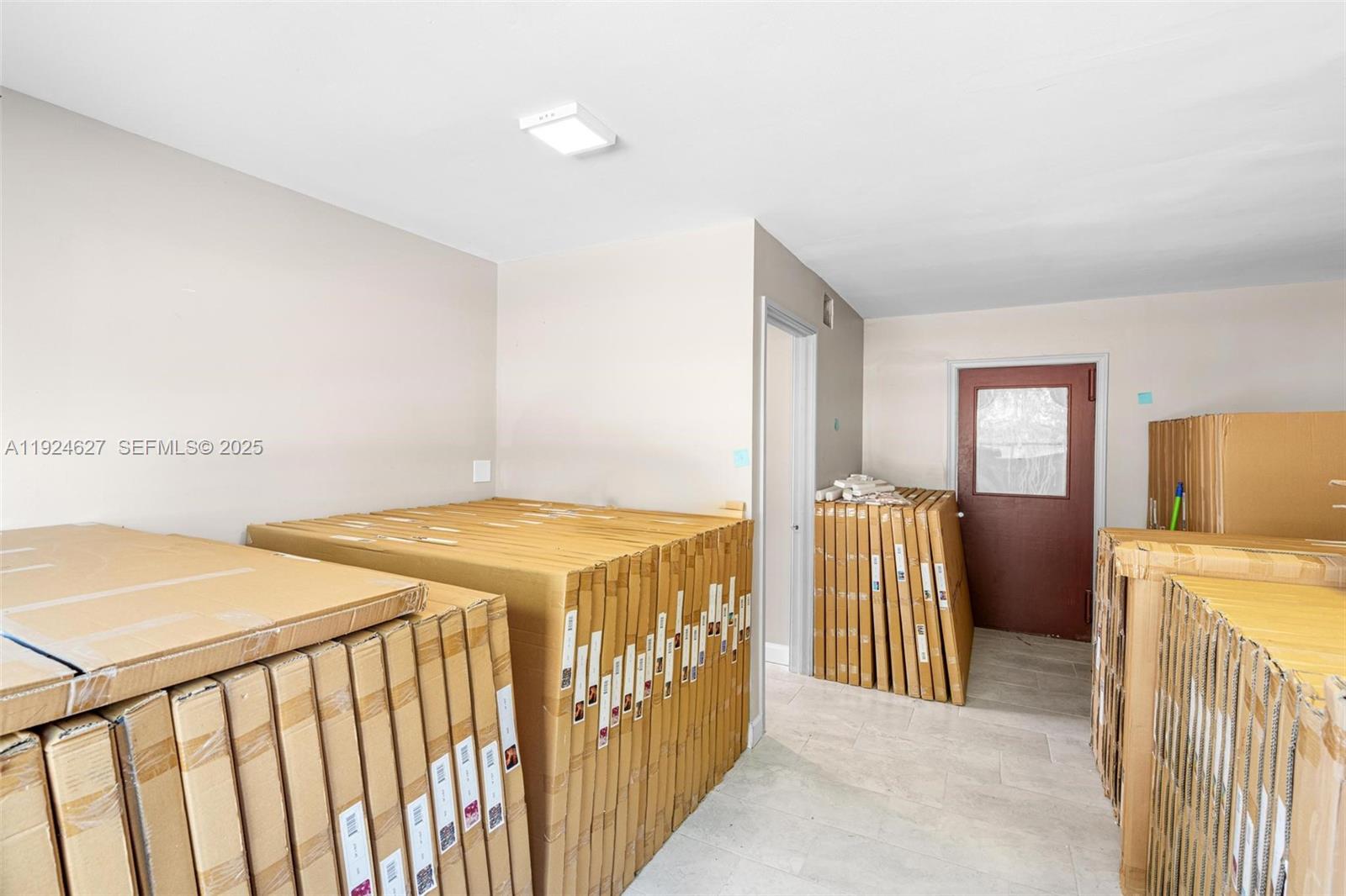 See details / sq. ft. $ 2025-12-03 0 Photo