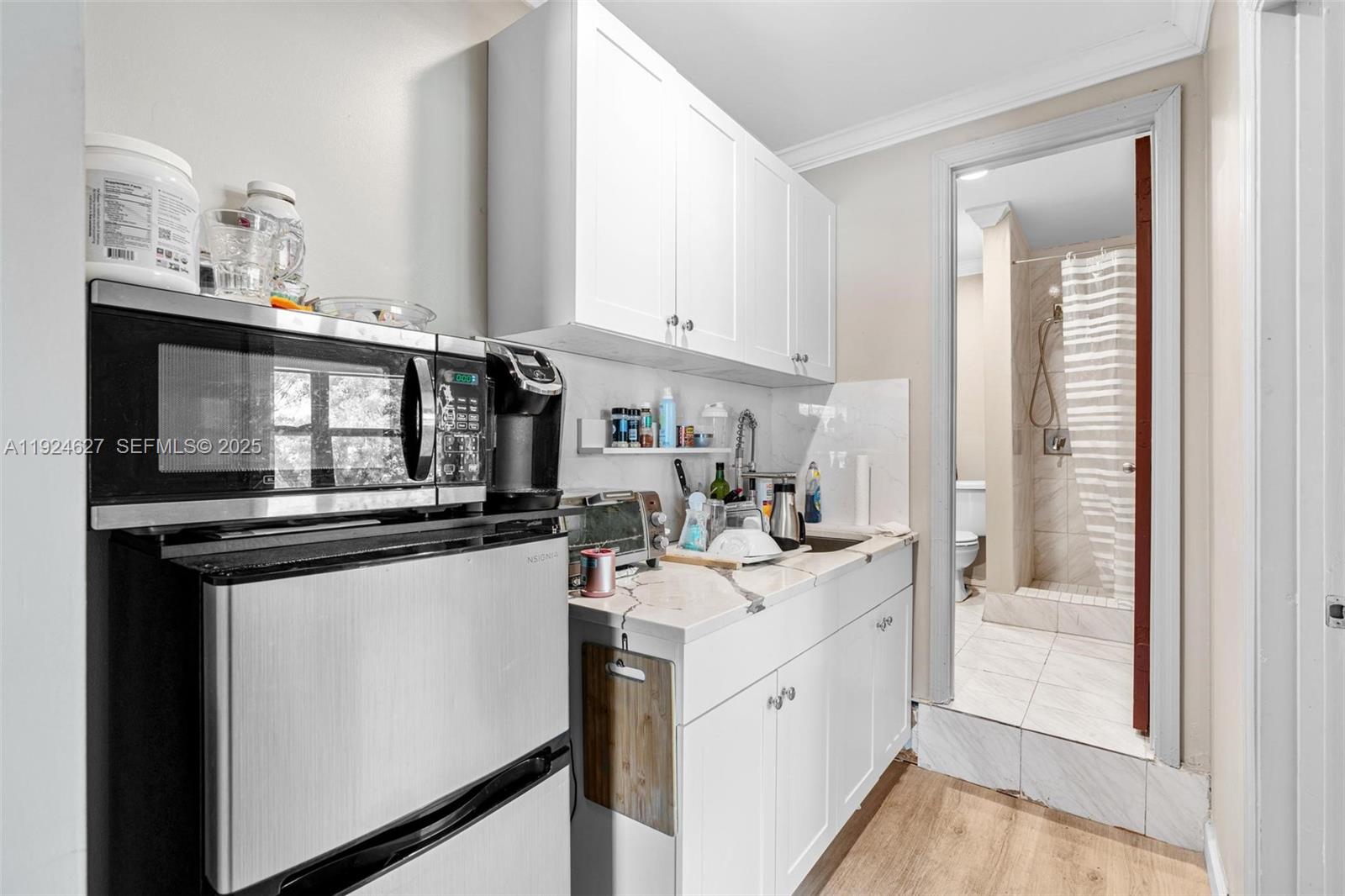 See details / sq. ft. $ 2025-12-03 0 Photo