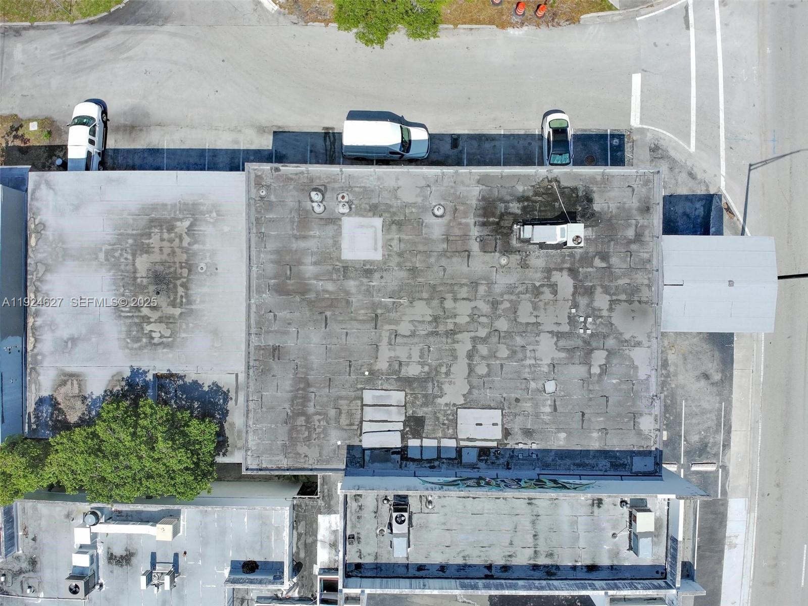 See details / sq. ft. $ 2025-12-03 0 Photo