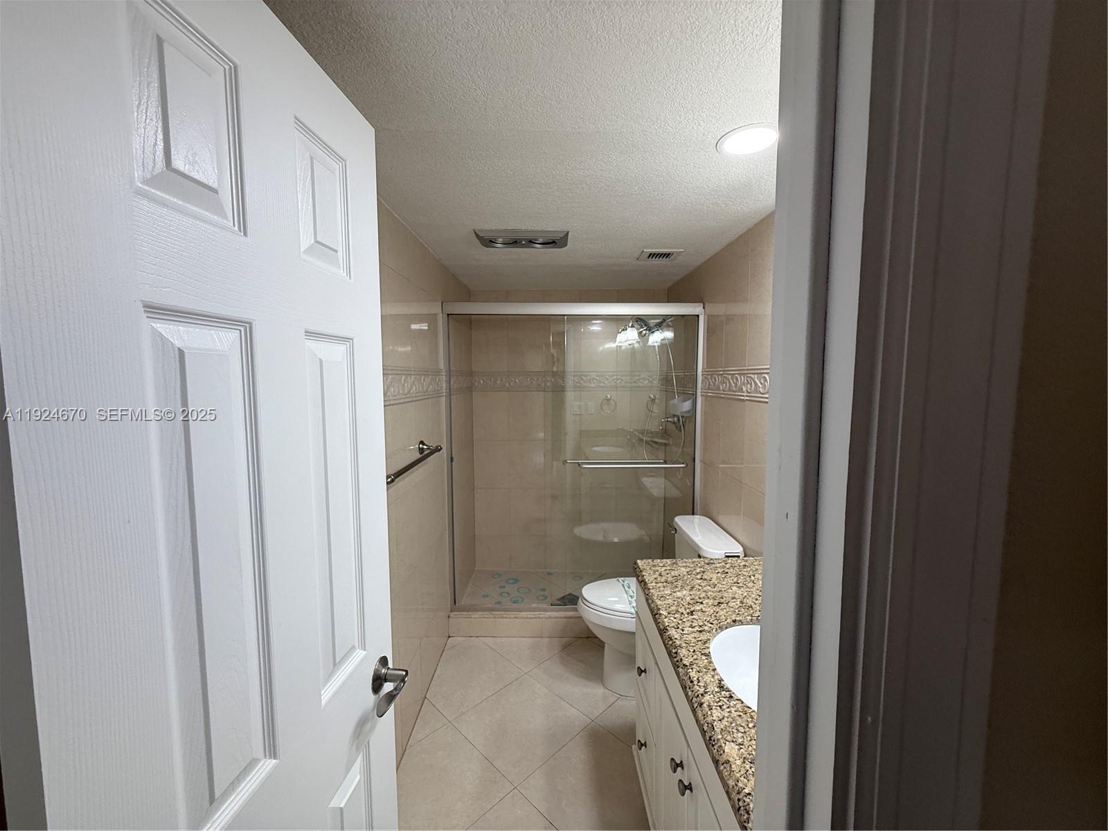 20E 3 / 3 1780 sq. ft. $ 2025-12-06 0 foto