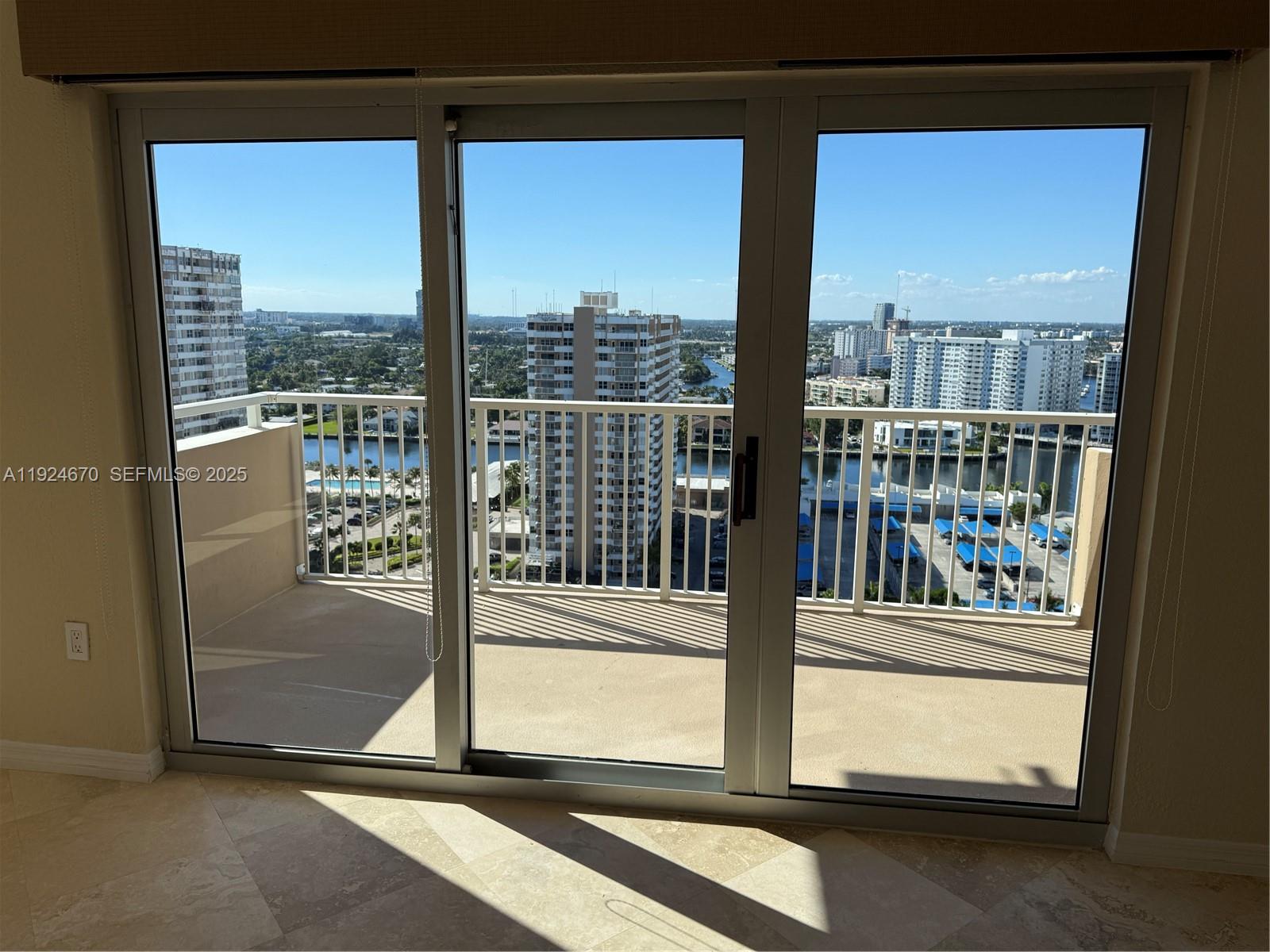 20E 3 / 3 1780 sq. ft. $ 2025-12-06 0 foto