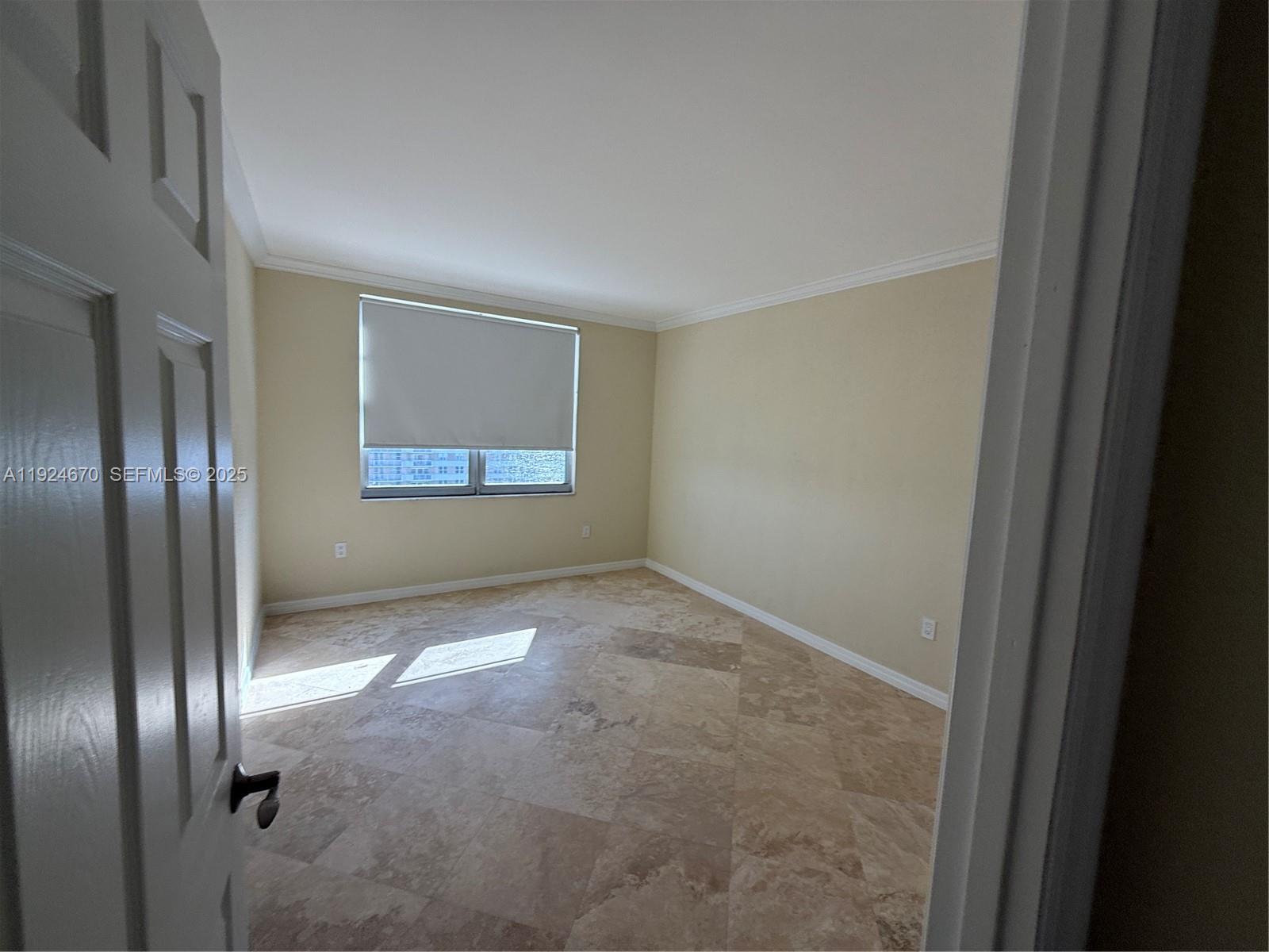 20E 3 / 3 1780 sq. ft. $ 2025-12-06 0 foto