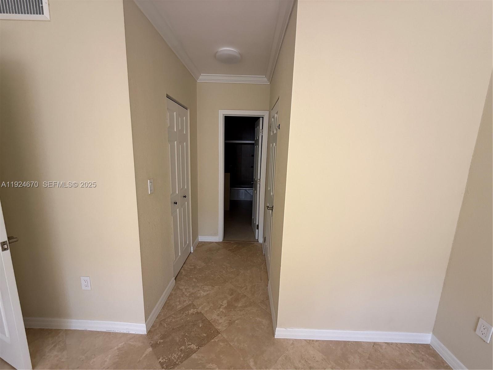 20E 3 / 3 1780 sq. ft. $ 2025-12-06 0 foto