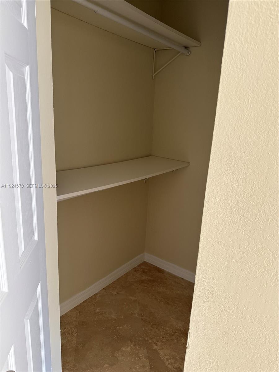 20E 3 / 3 1780 sq. ft. $ 2025-12-06 0 foto