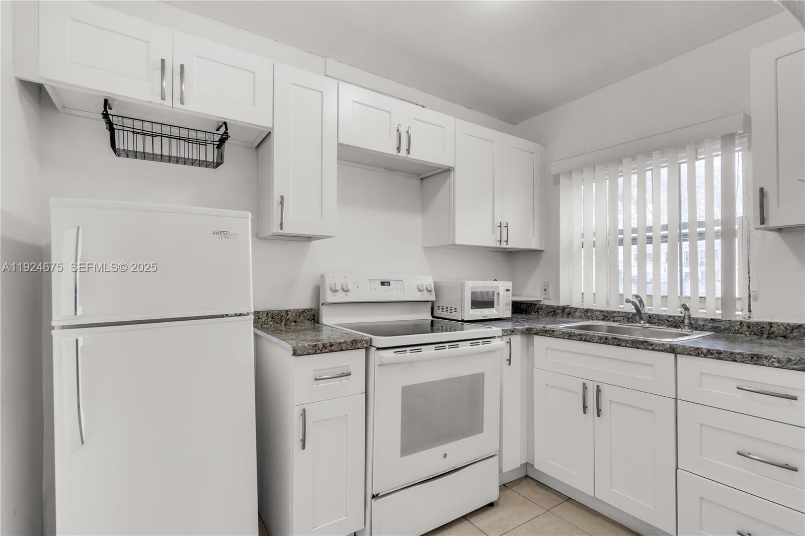 Ver detalles / 2454 sq. ft. $ 2025-12-03 0 foto