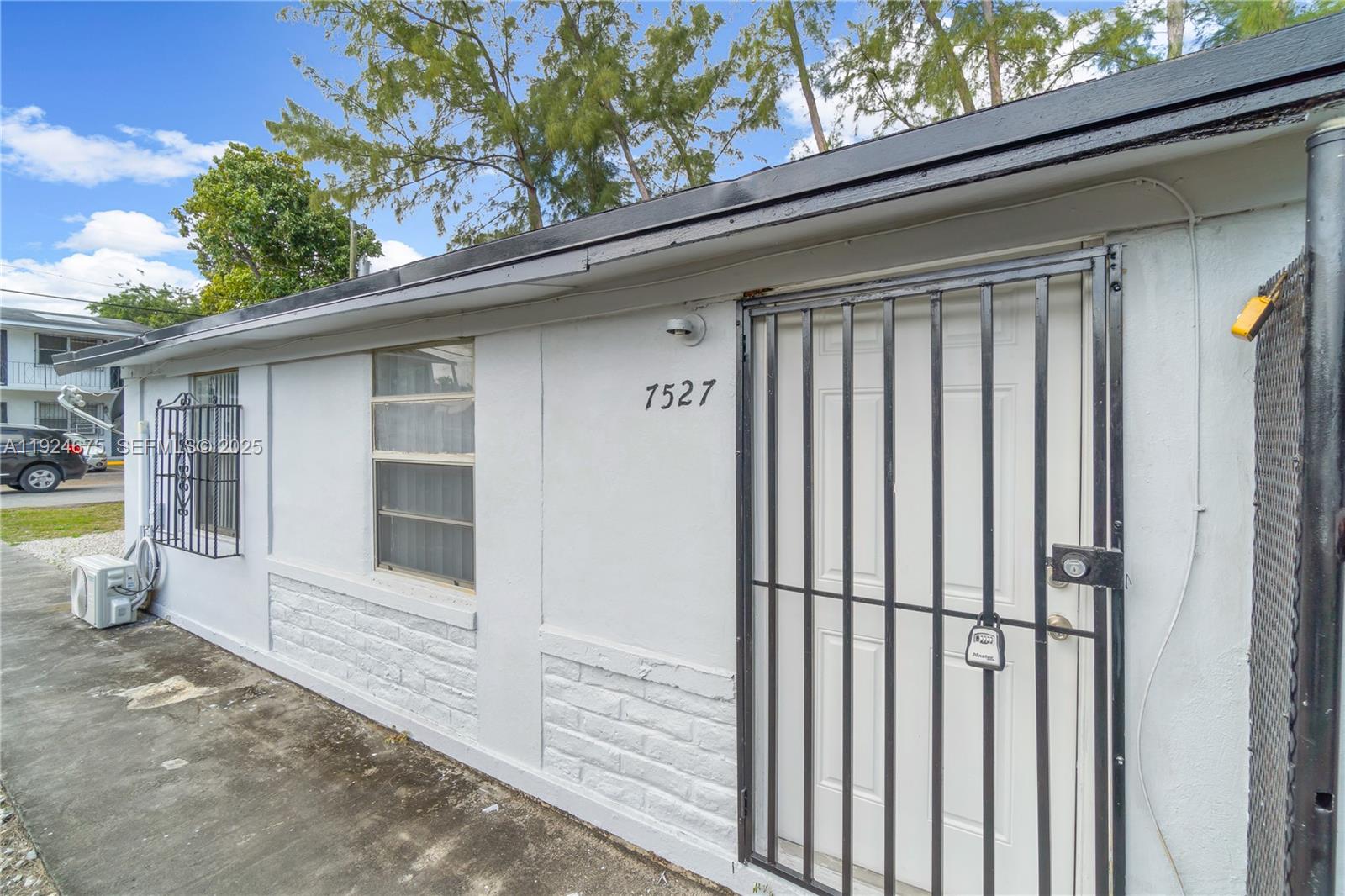 Ver detalles / 2454 sq. ft. $ 2025-12-03 0 foto