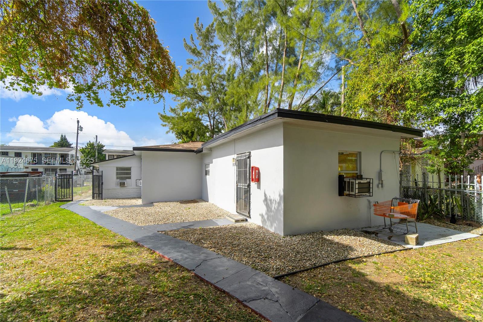 Ver detalles / 2454 sq. ft. $ 2025-12-03 0 foto