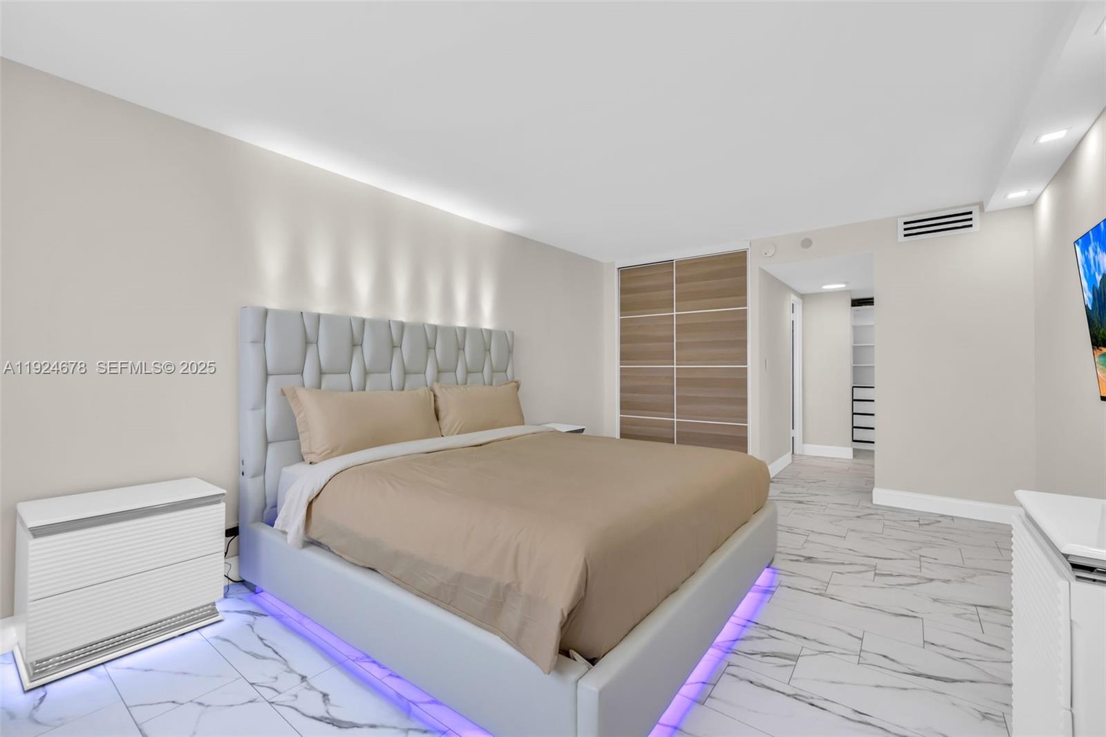 1415 1 / 3 943 sq. ft. $ 2025-12-03 0 foto