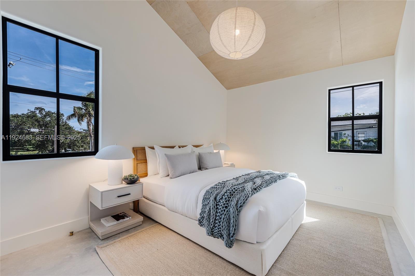   /  0 sq. ft. $ 2025-12-03 0 foto