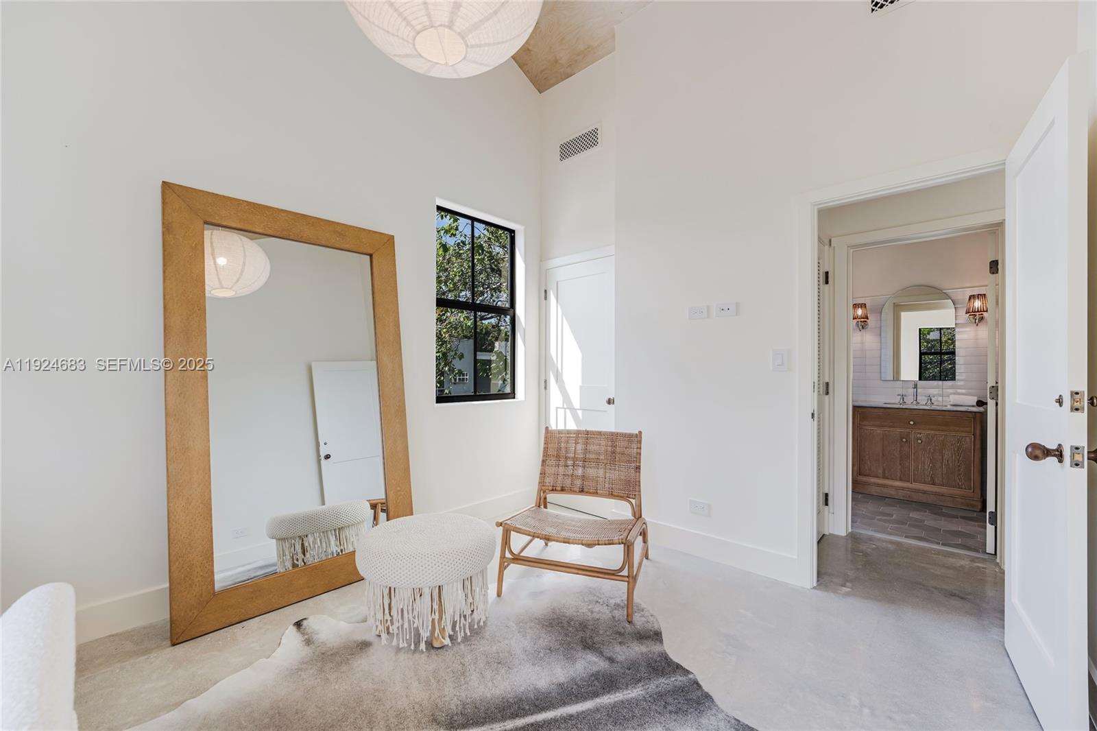   /  0 sq. ft. $ 2025-12-03 0 foto