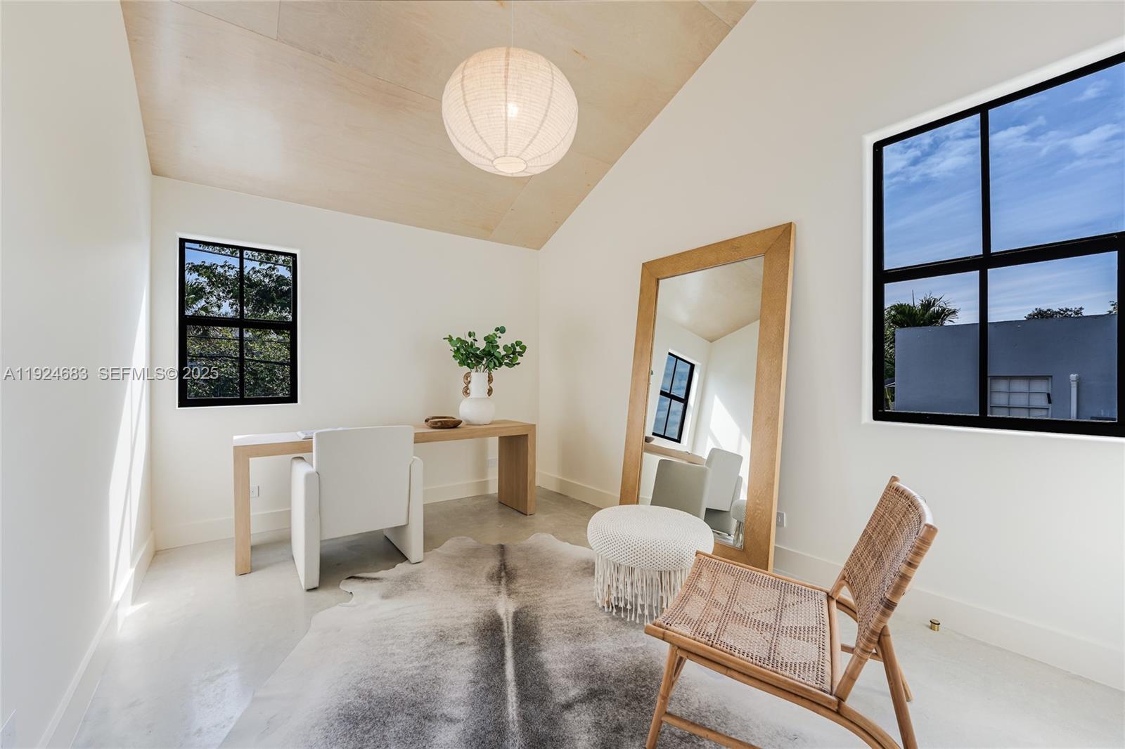   /  0 sq. ft. $ 2025-12-03 0 foto