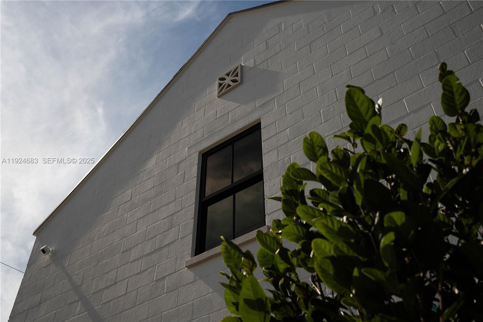   /  0 sq. ft. $ 2025-12-03 0 foto