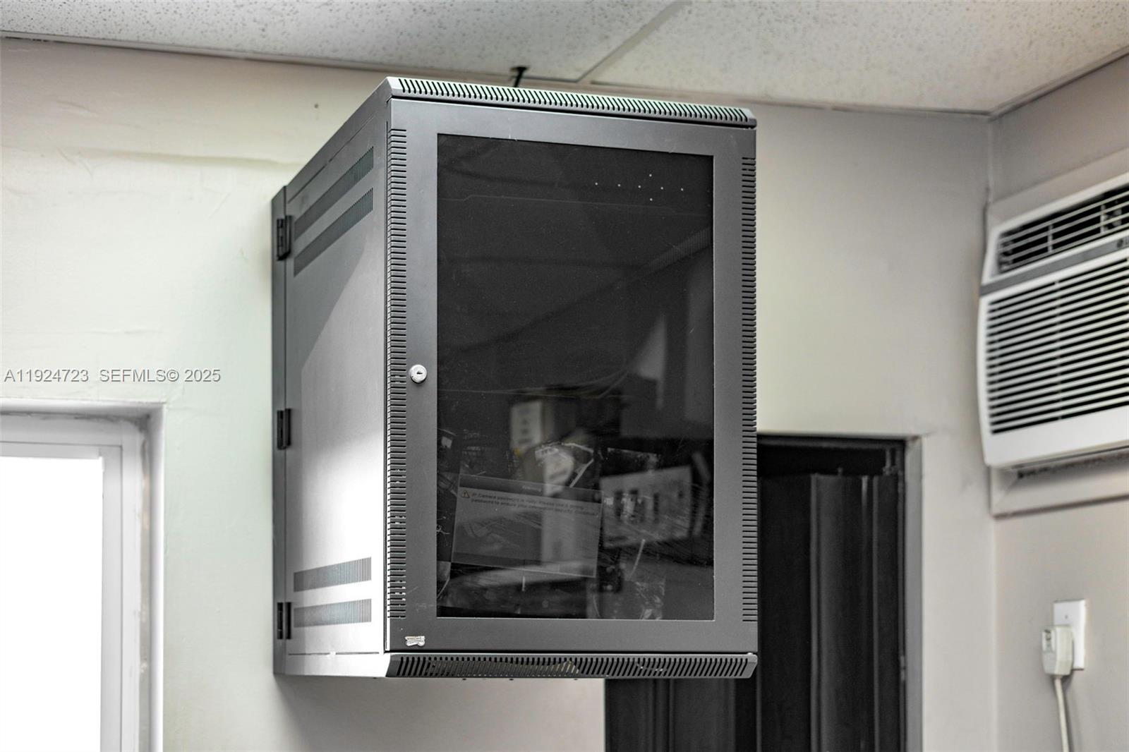 See details / sq. ft. $ 2025-12-03 0 Photo