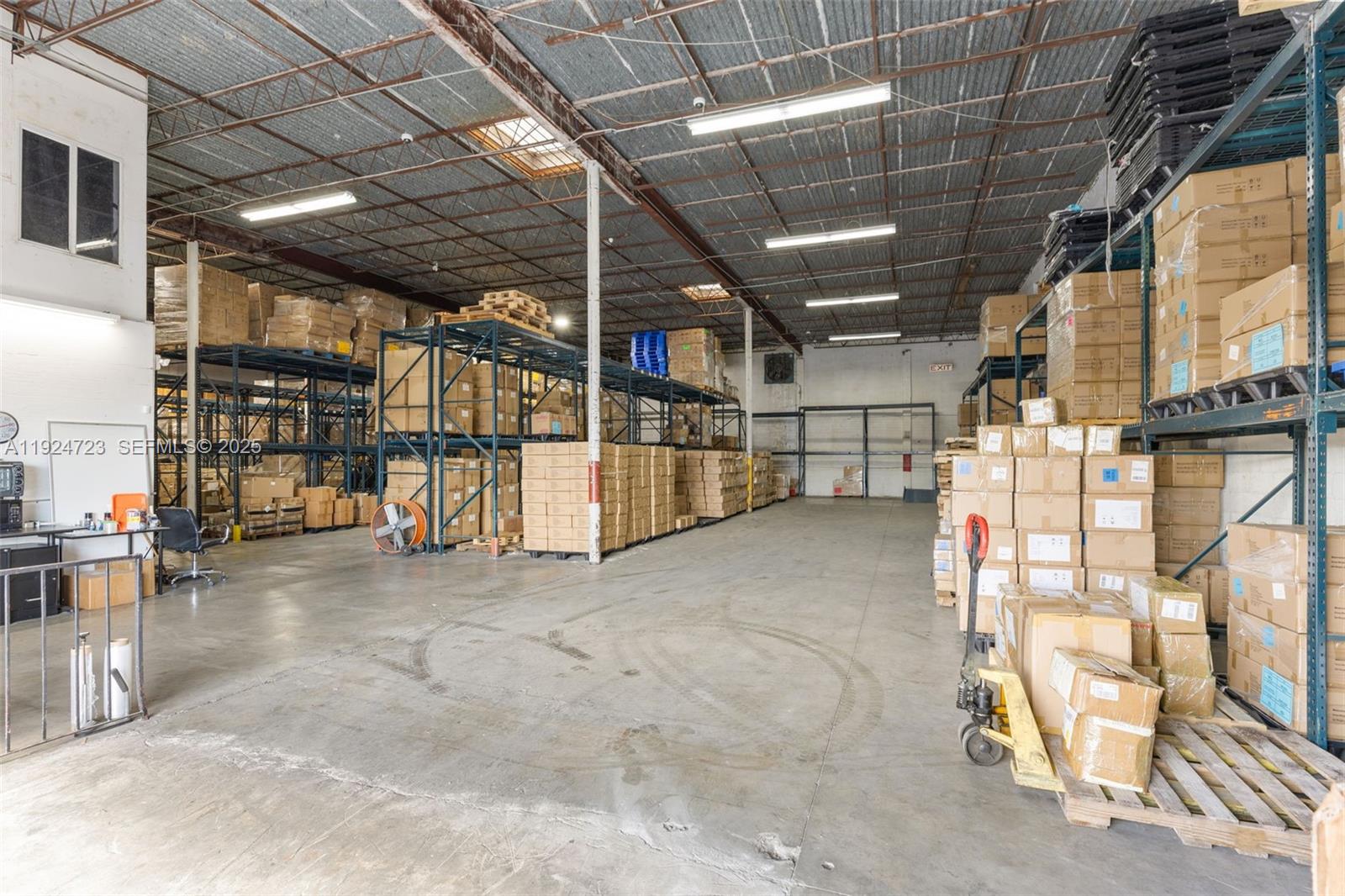 See details / sq. ft. $ 2025-12-03 0 Photo