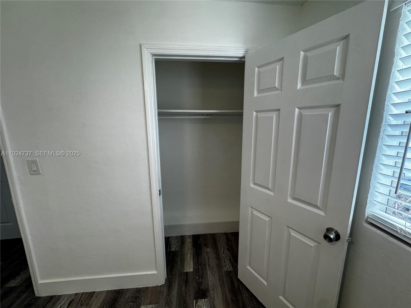   /  1370 sq. ft. $ 2025-12-03 0 foto