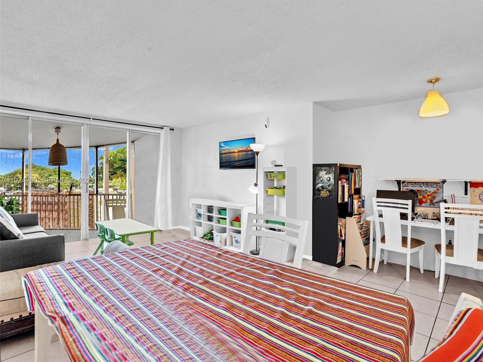 See details 205-2 1 / 2 1036 sq. ft. $ 2025-12-03 0 Photo