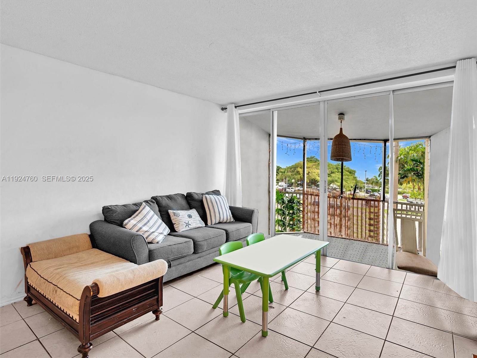 See details 205-2 1 / 2 1036 sq. ft. $ 2025-12-03 0 Photo