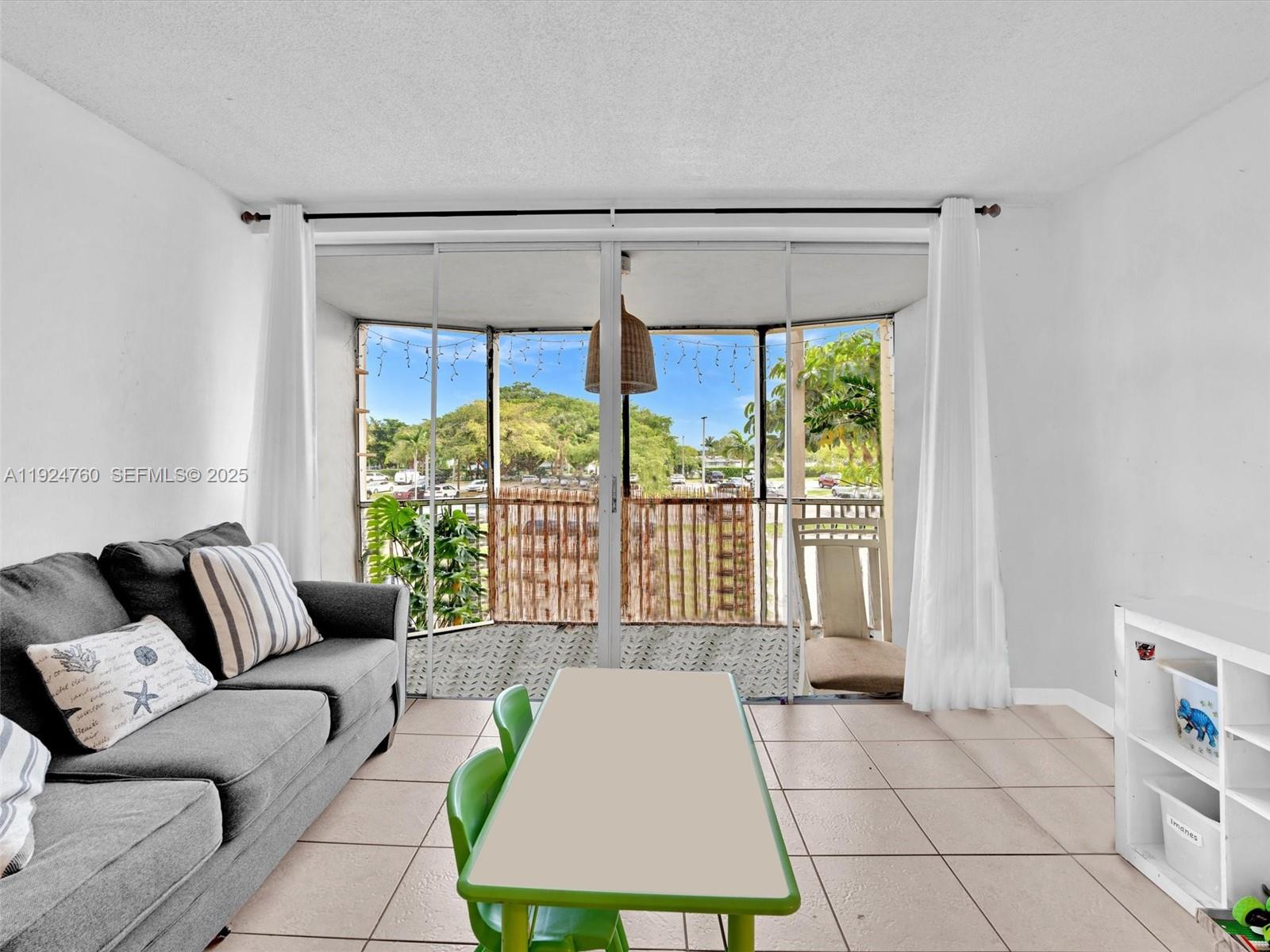 See details 205-2 1 / 2 1036 sq. ft. $ 2025-12-03 0 Photo