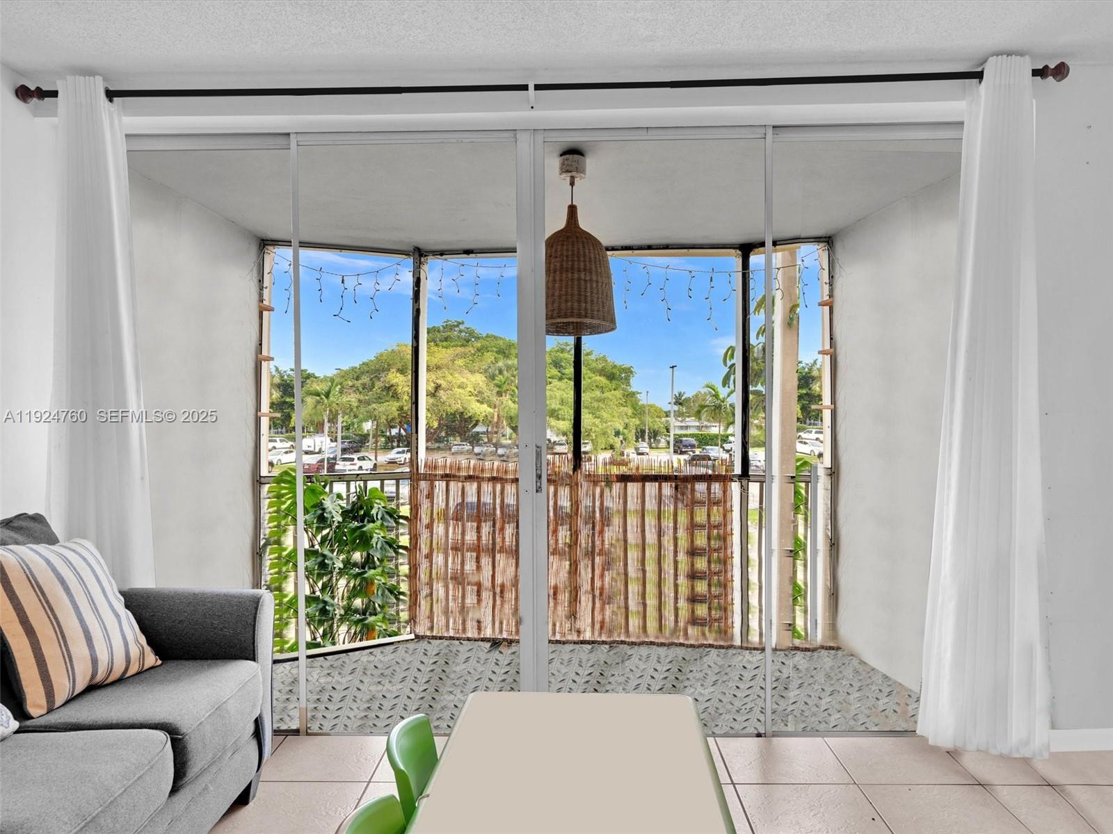 See details 205-2 1 / 2 1036 sq. ft. $ 2025-12-03 0 Photo