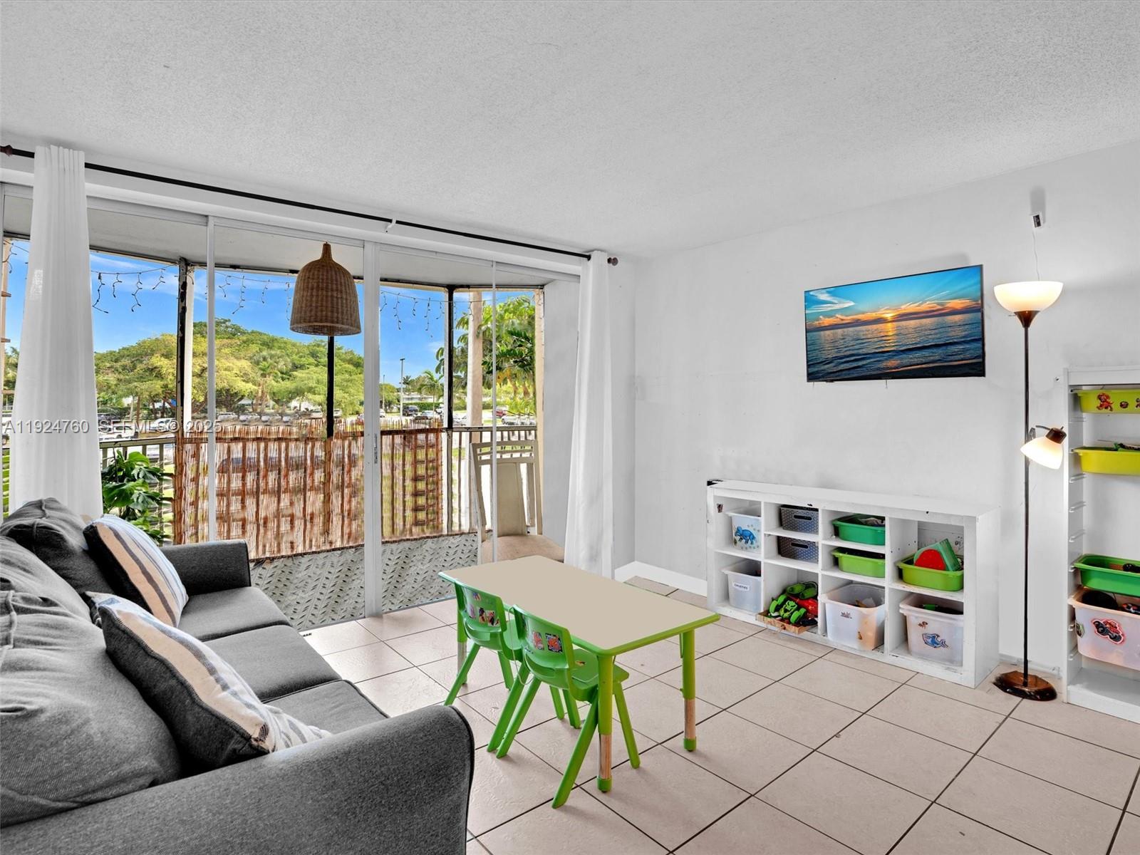 See details 205-2 1 / 2 1036 sq. ft. $ 2025-12-03 0 Photo