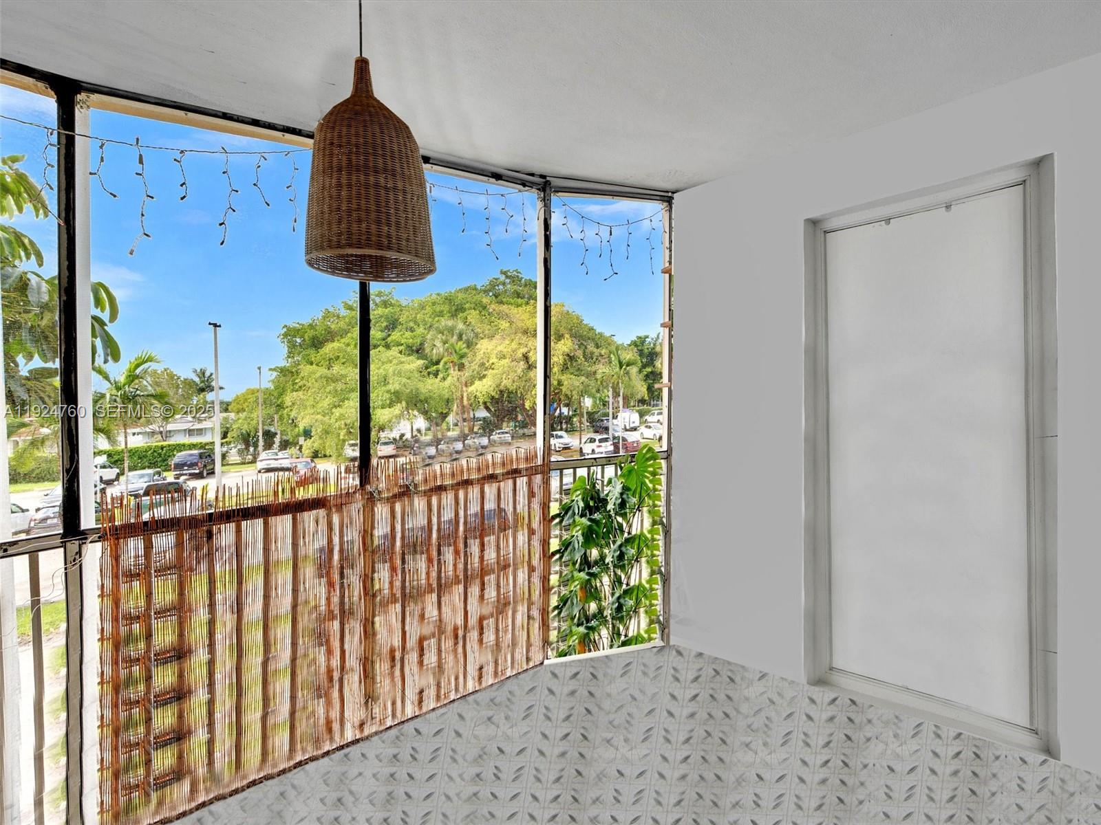 See details 205-2 1 / 2 1036 sq. ft. $ 2025-12-03 0 Photo