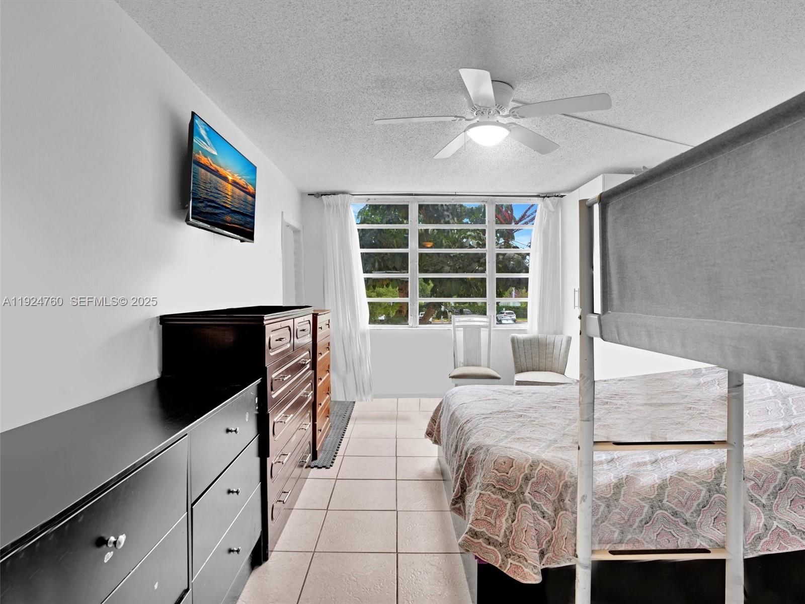 See details 205-2 1 / 2 1036 sq. ft. $ 2025-12-03 0 Photo