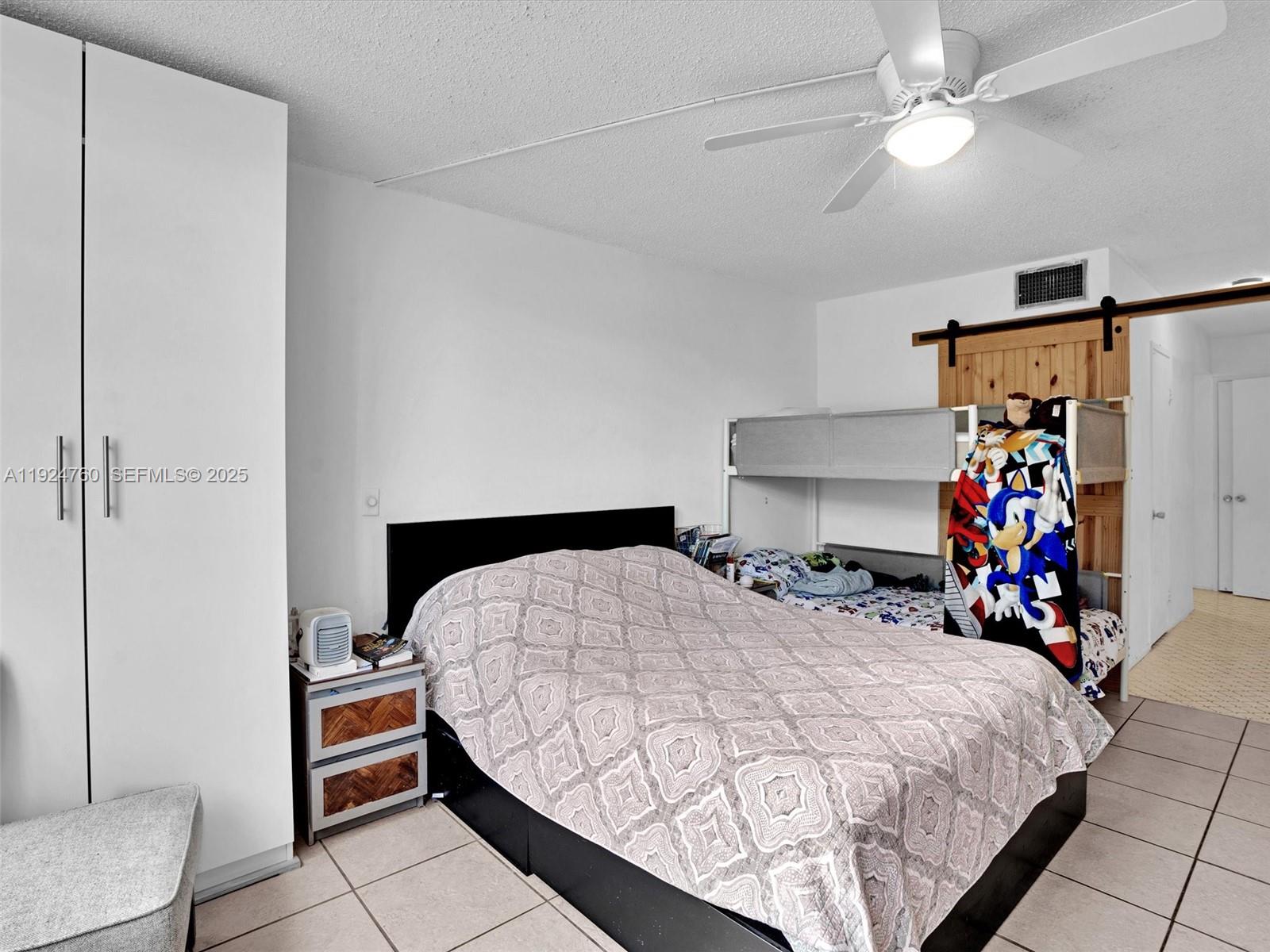 See details 205-2 1 / 2 1036 sq. ft. $ 2025-12-03 0 Photo