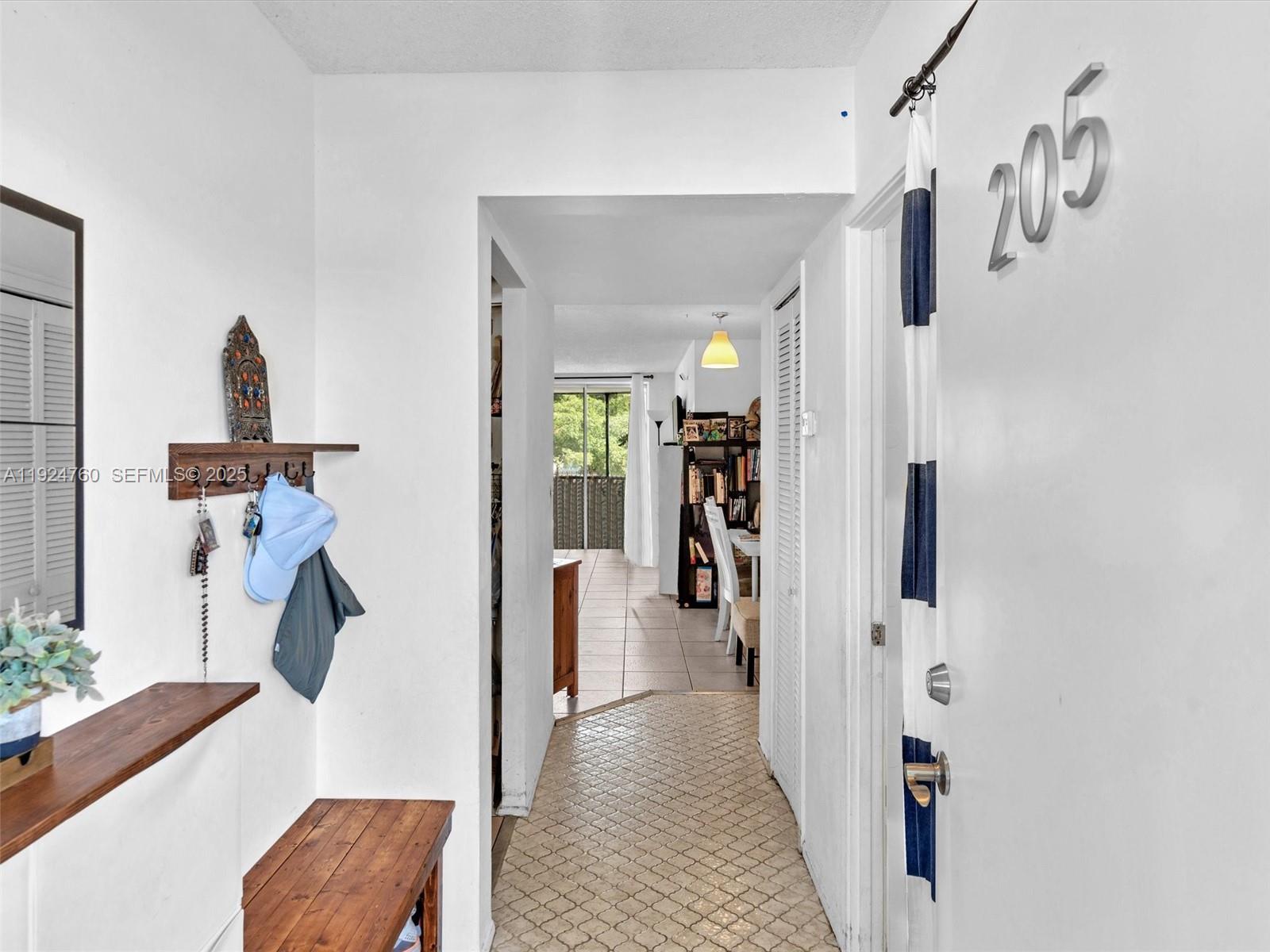 See details 205-2 1 / 2 1036 sq. ft. $ 2025-12-03 0 Photo