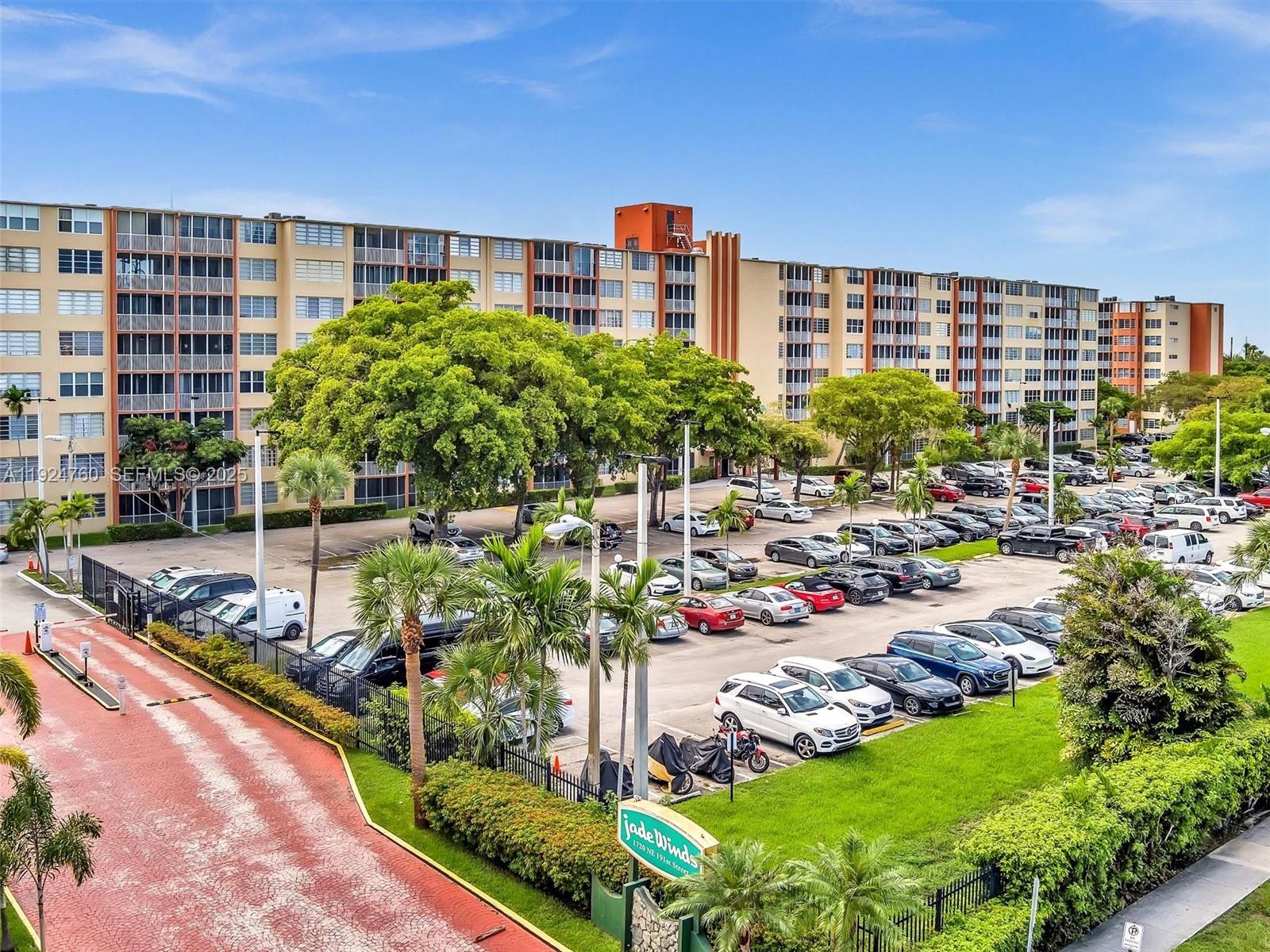 See details 205-2 1 / 2 1036 sq. ft. $ 2025-12-03 0 Photo