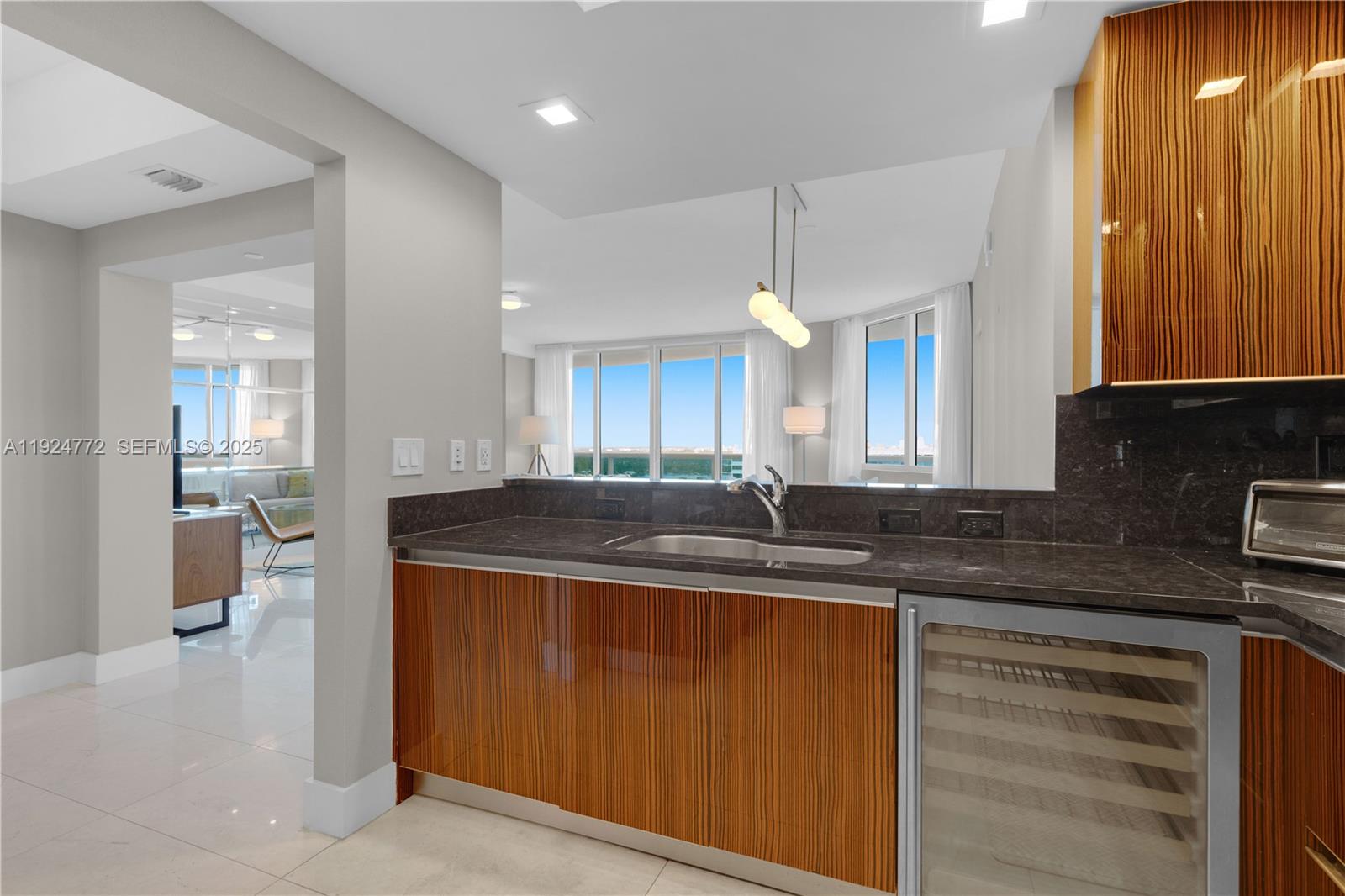 Photo of 2711 Ocean Dr  #2701, Hollywood, Florida, 33019 - 