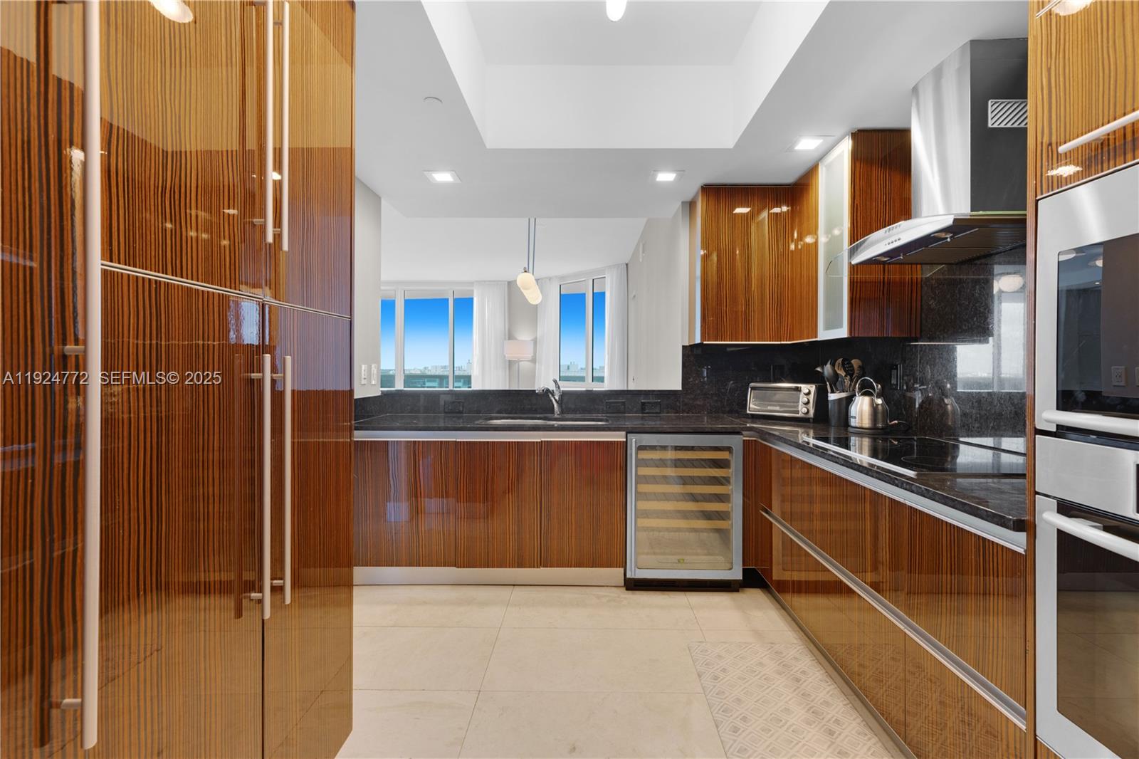 Photo of 2711 Ocean Dr  #2701, Hollywood, Florida, 33019 - 