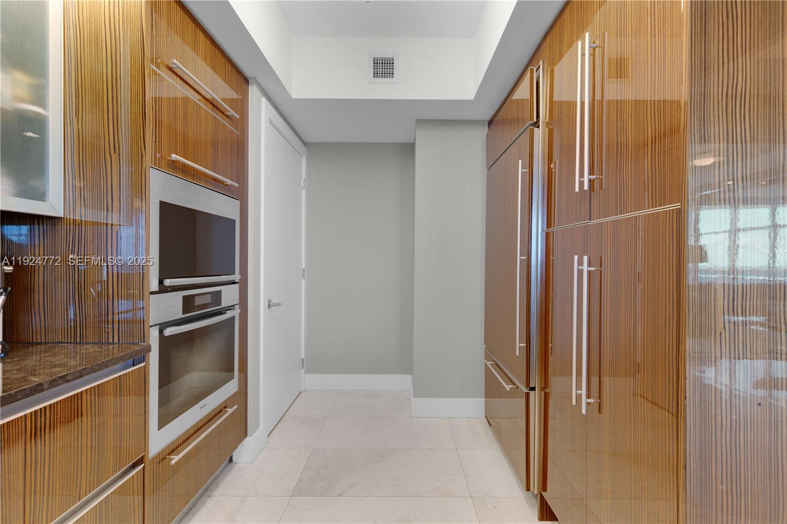 Photo of 2711 Ocean Dr  #2701, Hollywood, Florida, 33019 - 