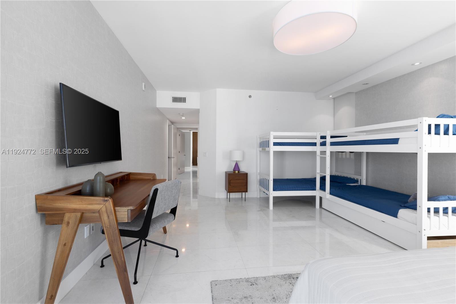 Photo of 2711 Ocean Dr  #2701, Hollywood, Florida, 33019 - 