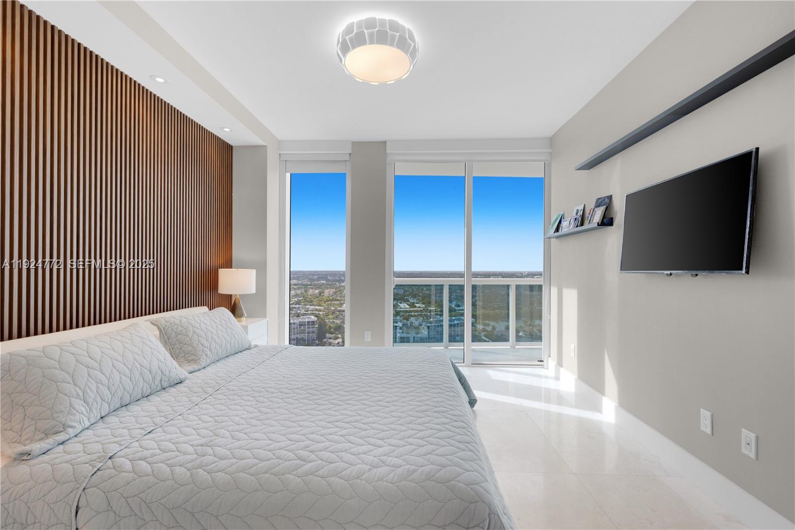 Photo of 2711 Ocean Dr  #2701, Hollywood, Florida, 33019 - 