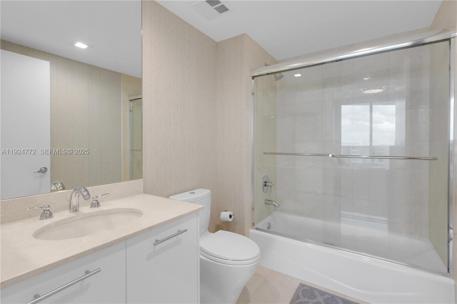 Photo of 2711 Ocean Dr  #2701, Hollywood, Florida, 33019 - 