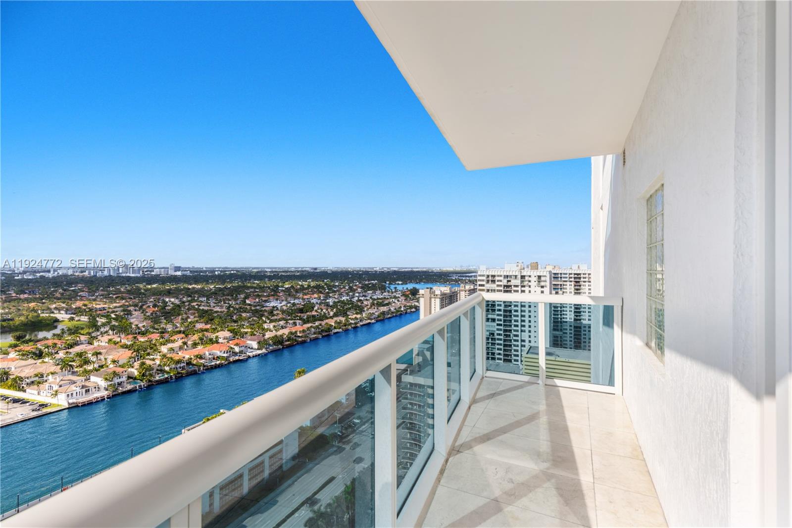 Photo of 2711 Ocean Dr  #2701, Hollywood, Florida, 33019 - 