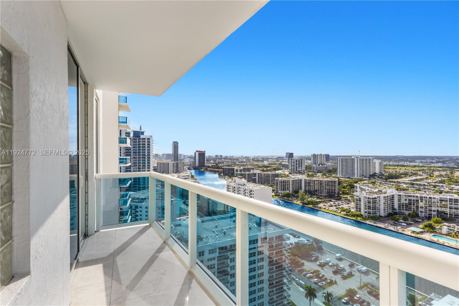 Photo of 2711 Ocean Dr  #2701, Hollywood, Florida, 33019 - 